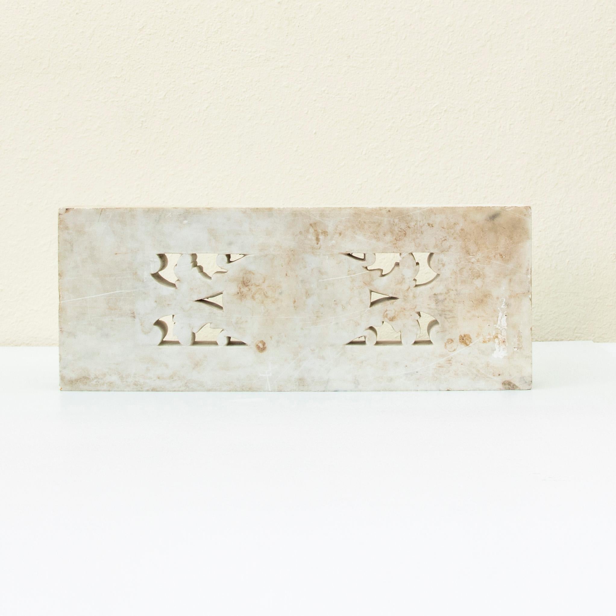 Sculpté à la main Élément en marbre français sculpté à la main à la fin du XIXe siècle en vente