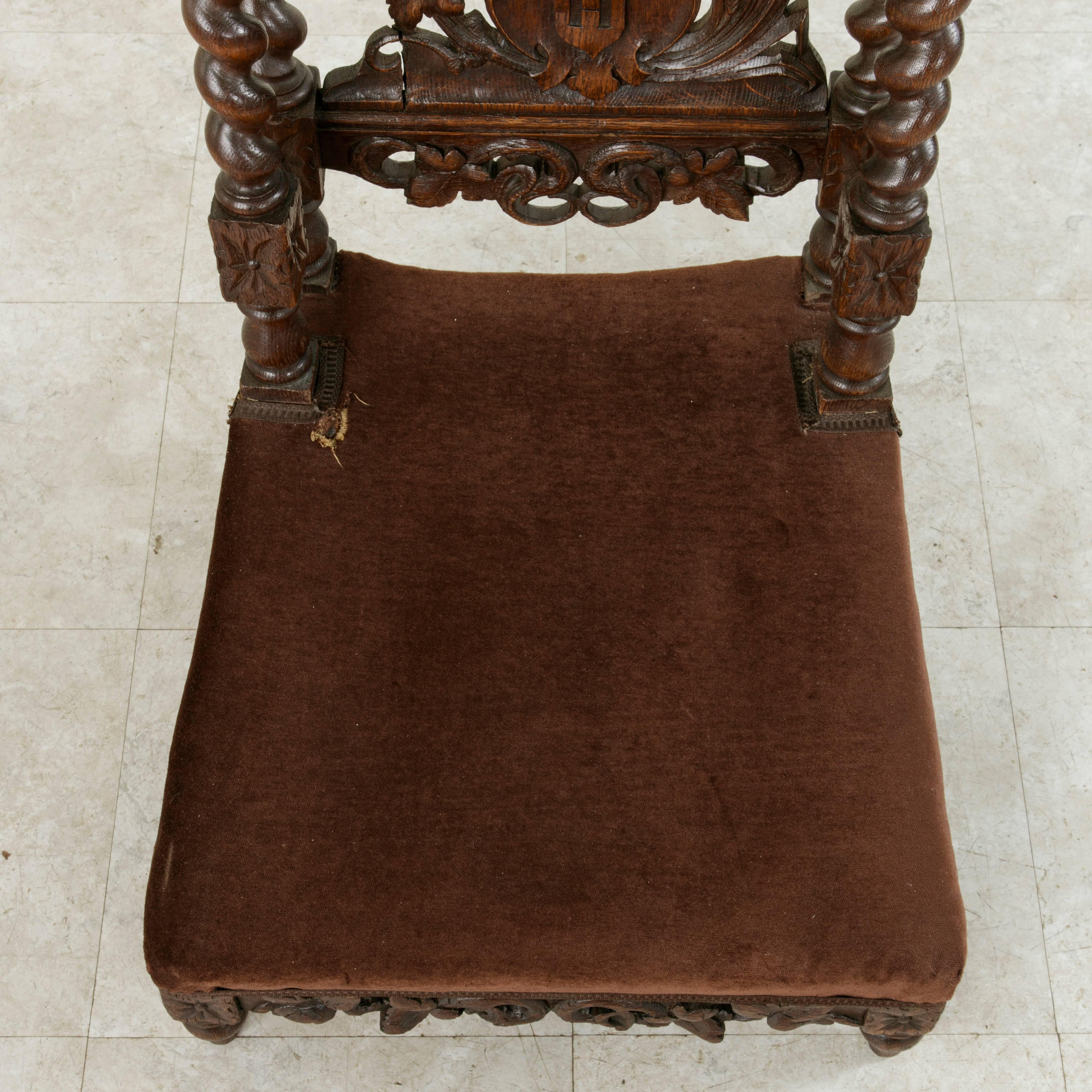 Late 19th Century French Hand-Carved Oak Prie Dieu or Prayer Chair with Columns 3