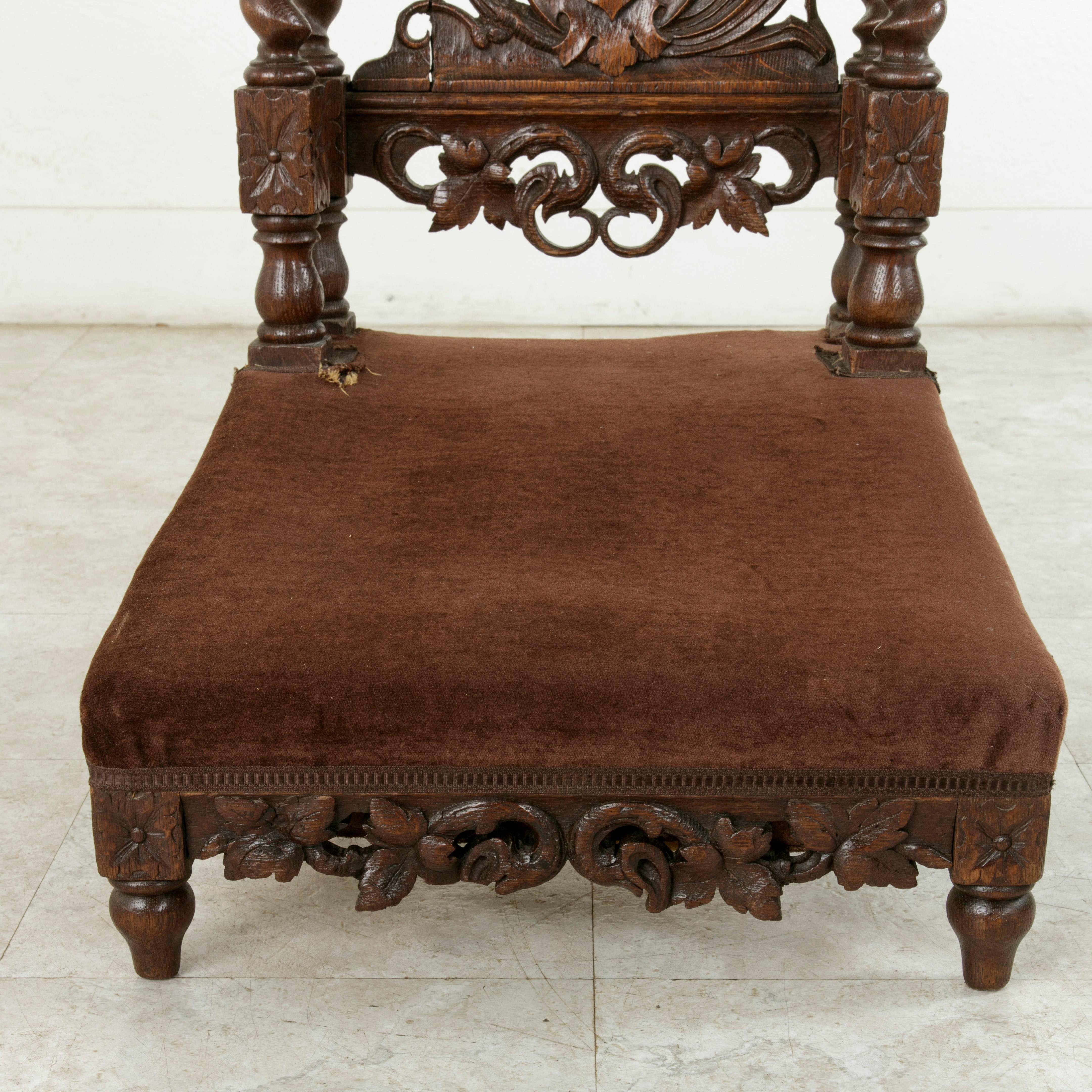 Late 19th Century French Hand-Carved Oak Prie Dieu or Prayer Chair with Columns 2