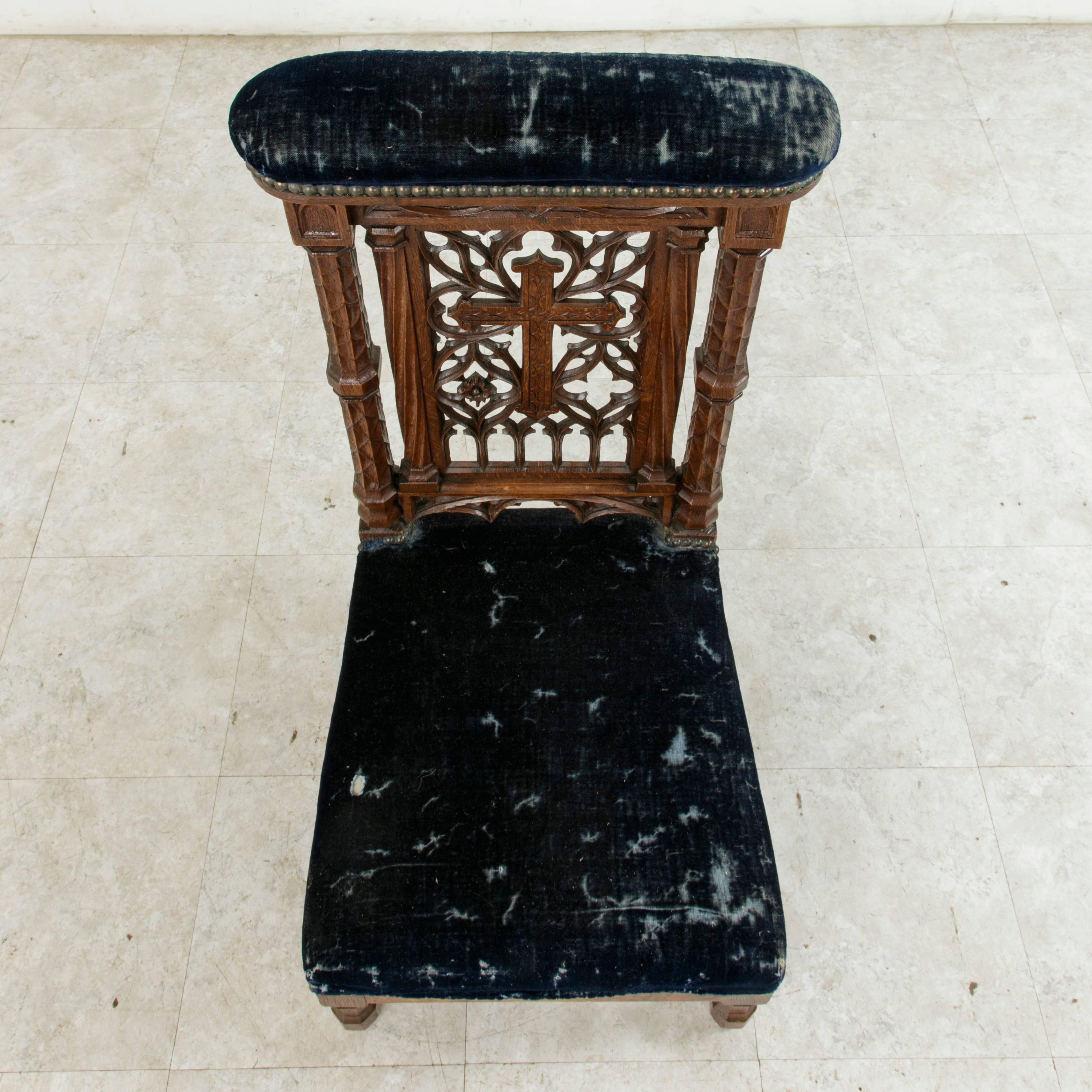Late 19th Century French Hand-Carved Oak Prie-Dieu or Prayer Chair with Cross 3