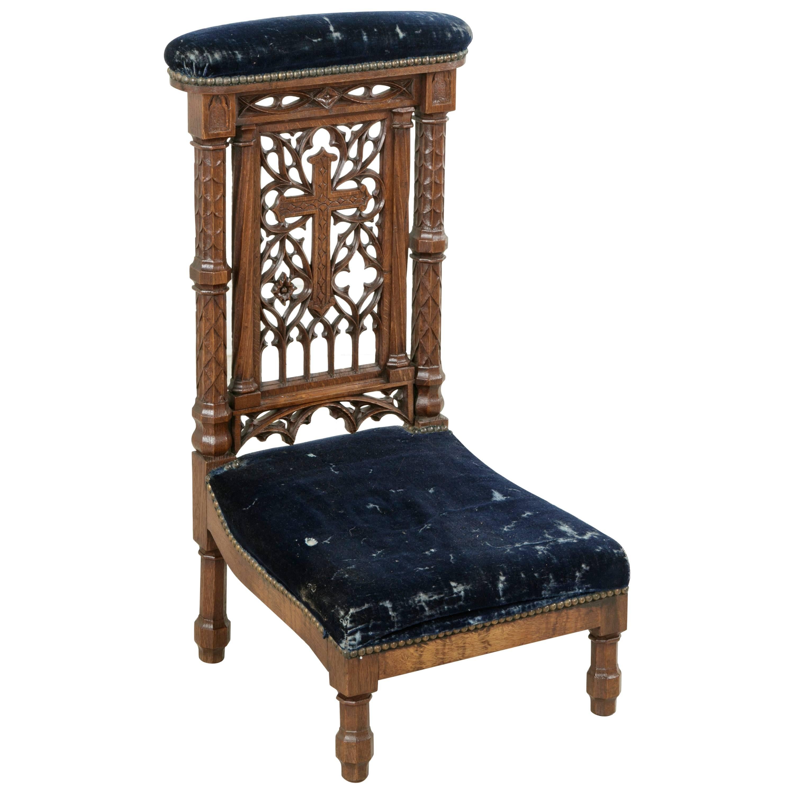 Late 19th Century French Hand-Carved Oak Prie-Dieu or Prayer Chair with Cross