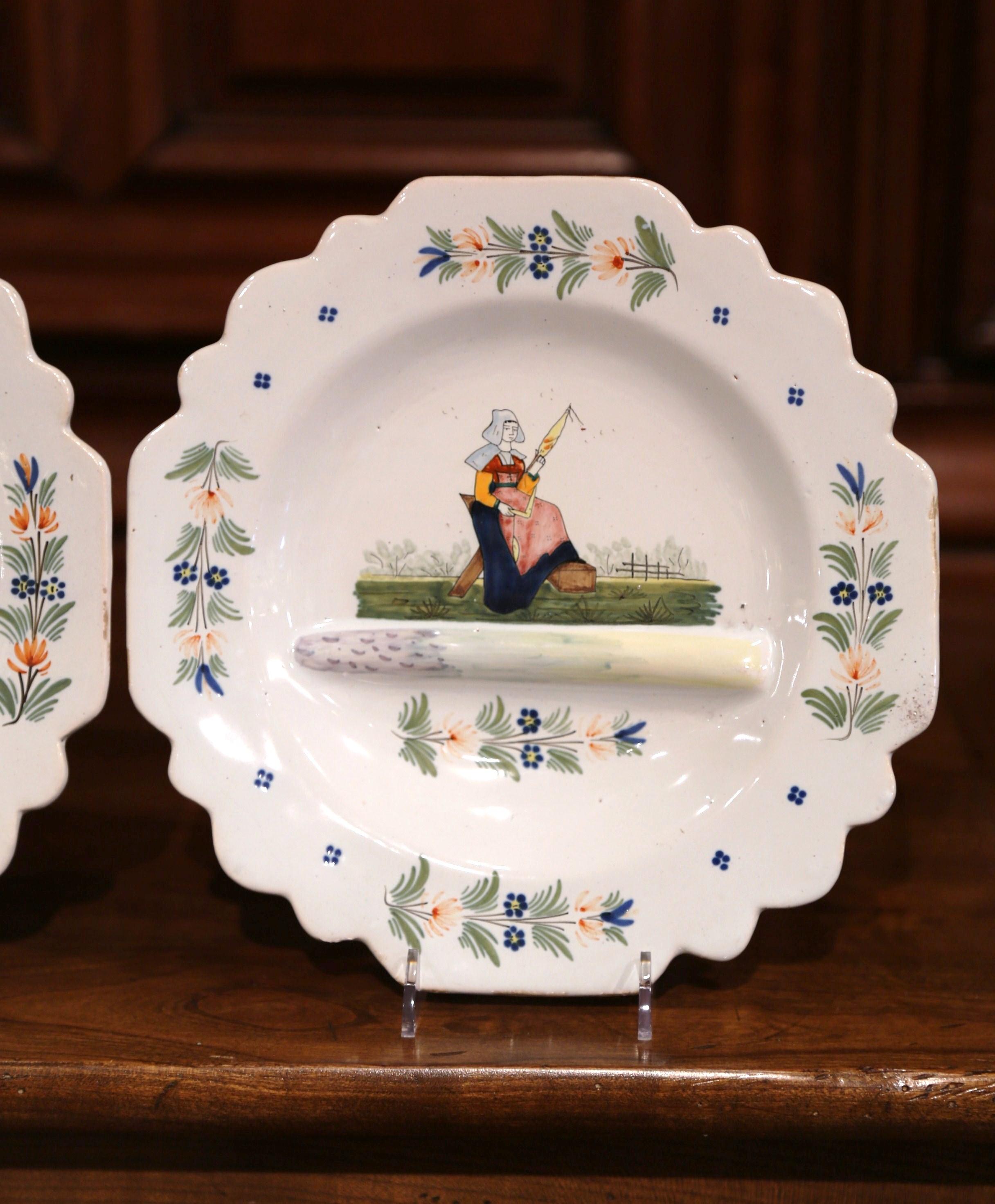 Late 19th Century French Hand Painted Faience Decorative Dishes Signed HB In Excellent Condition In Dallas, TX