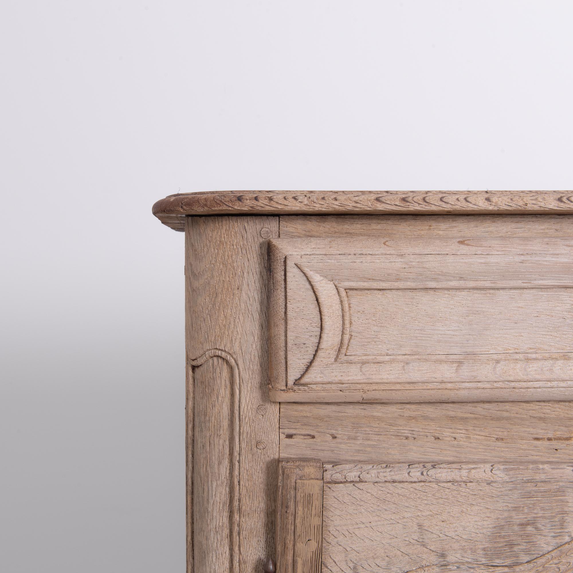 Late 19th Century French Heart Bleached Oak Buffet In Good Condition In High Point, NC