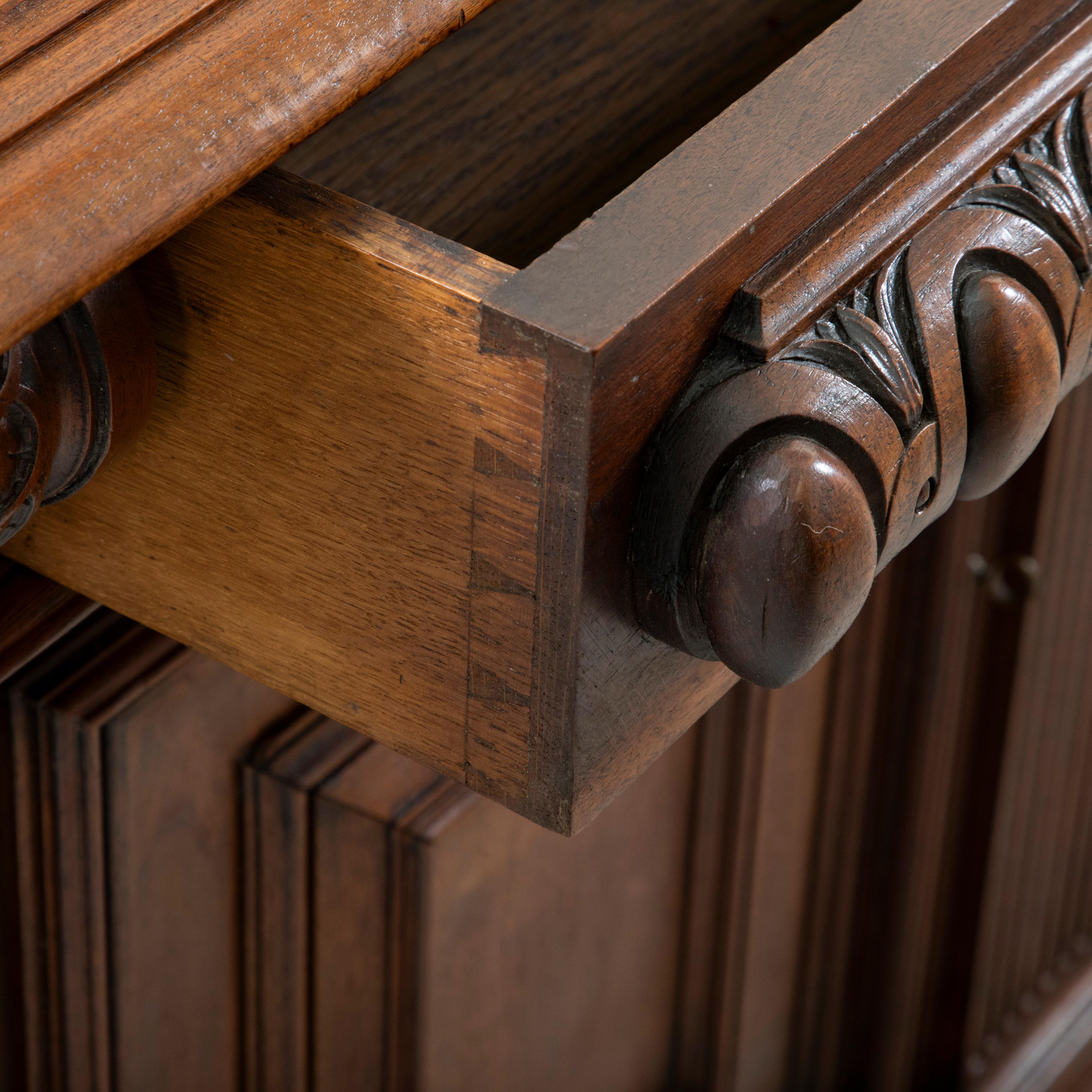 Credenza in noce in stile rinascimentale Henri II della fine del XIX secolo in vendita 6