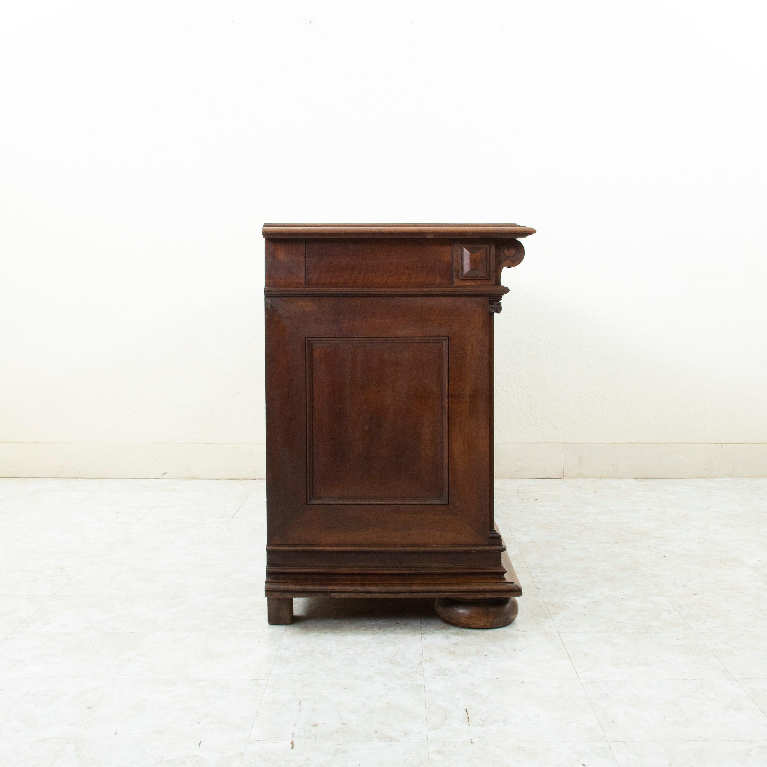 Noce Credenza in noce in stile rinascimentale Henri II della fine del XIX secolo in vendita