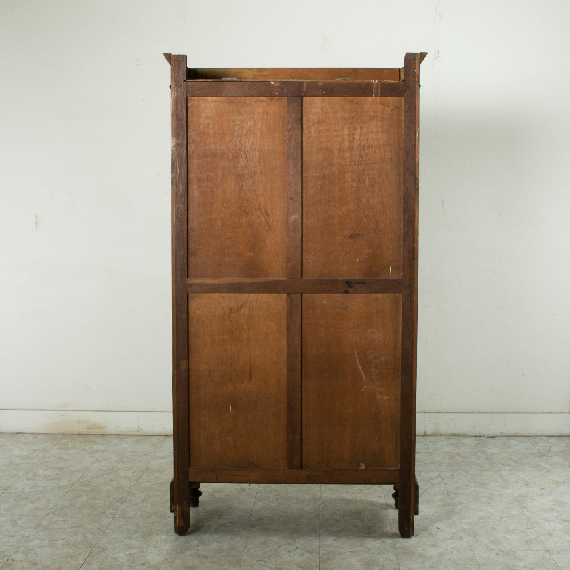 Late 19th Century French Henri II Style Hand-Carved Walnut Bookcase or Vitrine In Good Condition In Fayetteville, AR