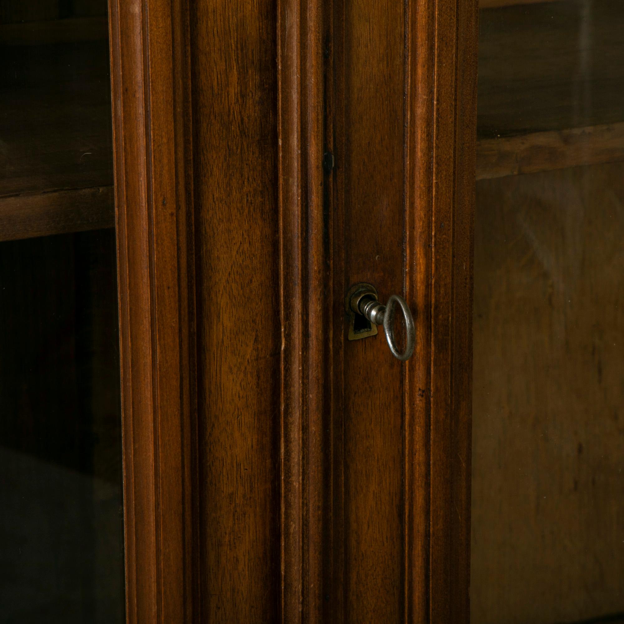 Late 19th Century French Henri II Style Hand-Carved Walnut Bookcase or Vitrine 2