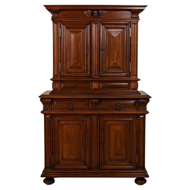 Grand buffet en bois massif style Henri II - Ameublement