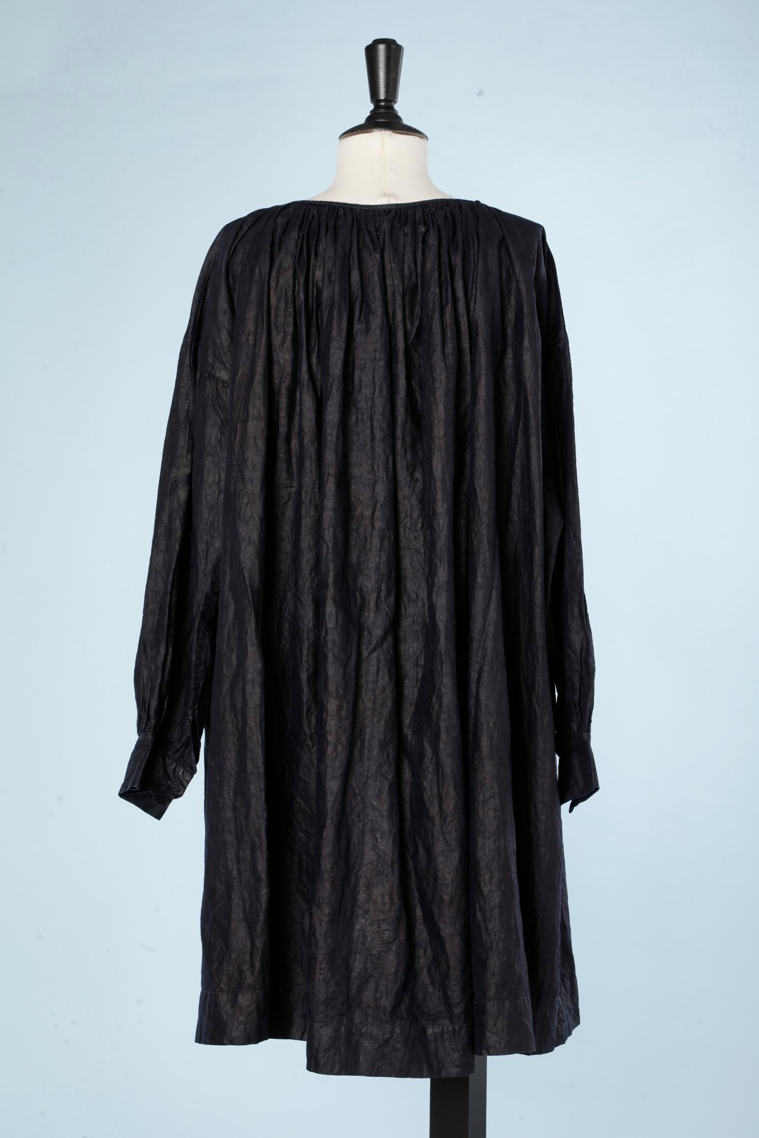 Women's or Men's Late 19th Century French Indigo linen Maquignon Biaude with metallic attach  For Sale