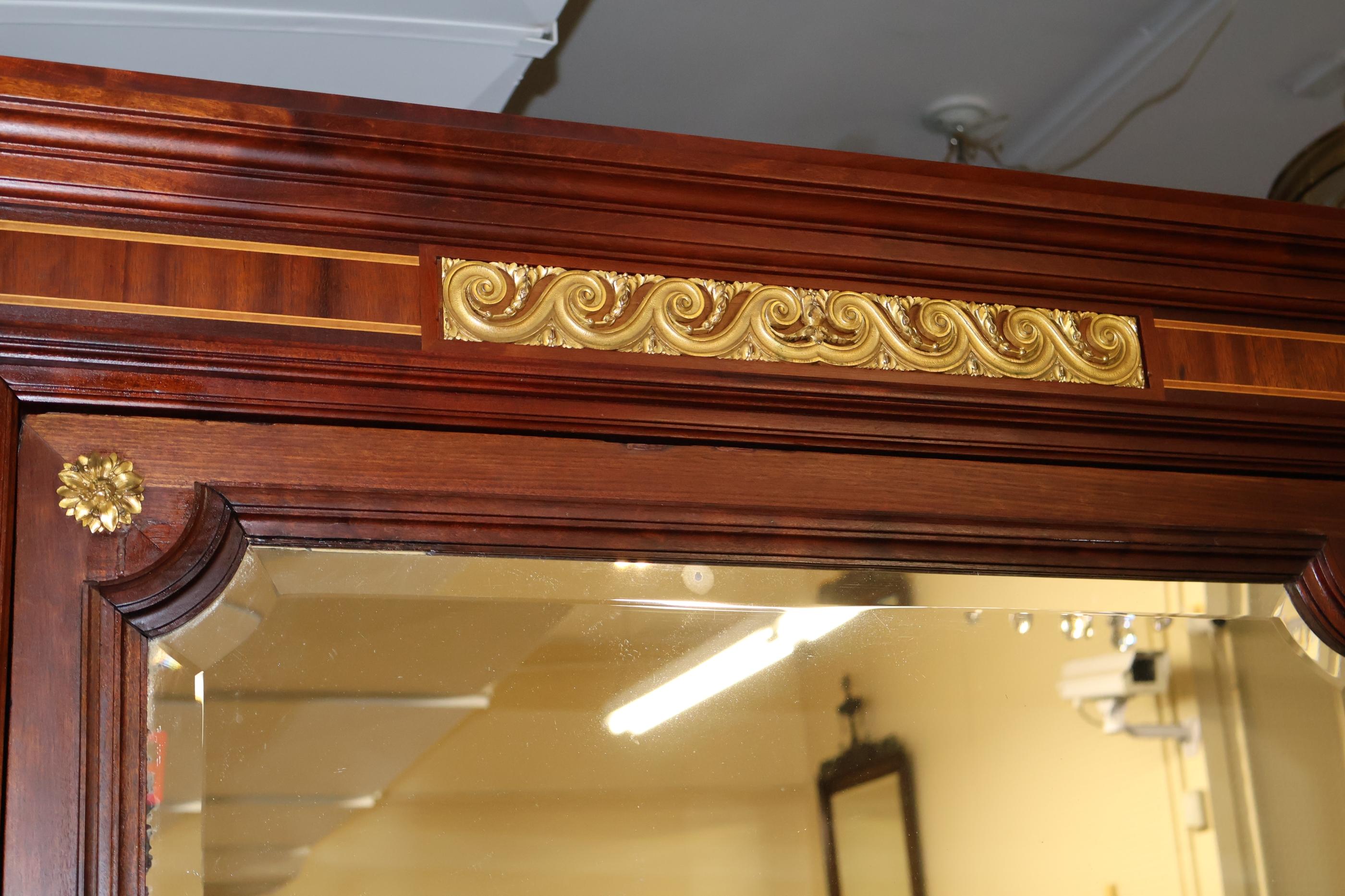 Armoire francese della fine del XIX secolo con intarsio in legno di quercia montato da Fernand Kohl in vendita 6