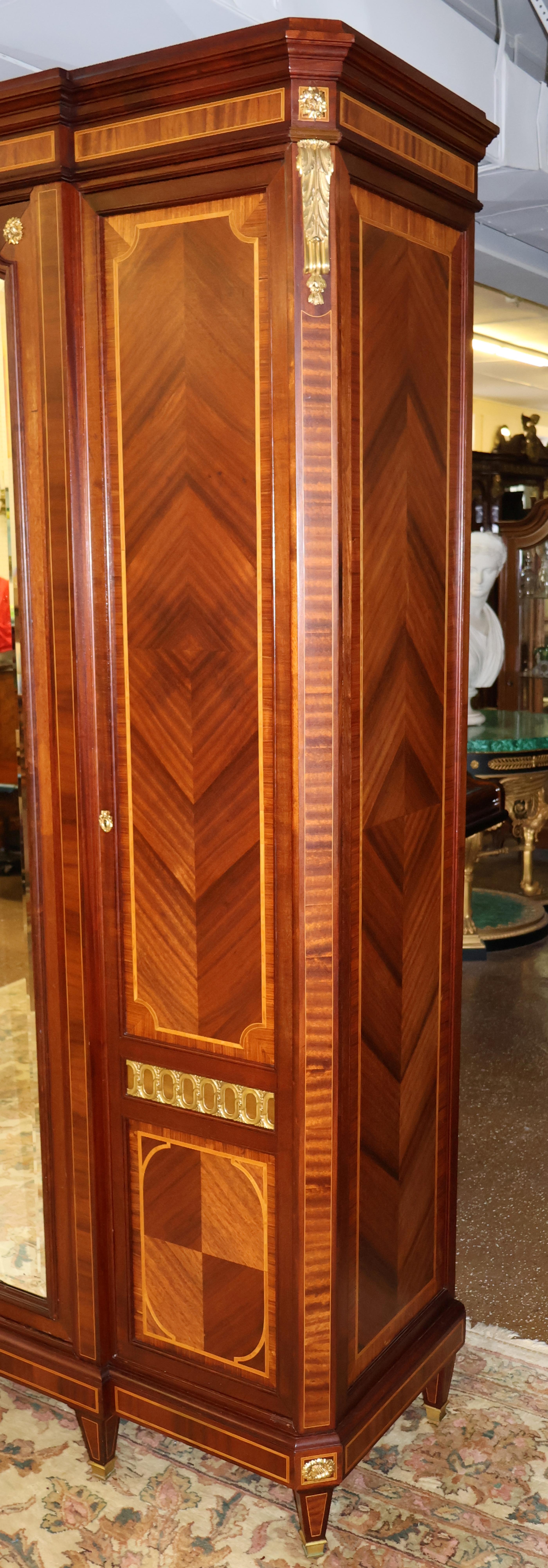Palissandro Armoire francese della fine del XIX secolo con intarsio in legno di quercia montato da Fernand Kohl in vendita