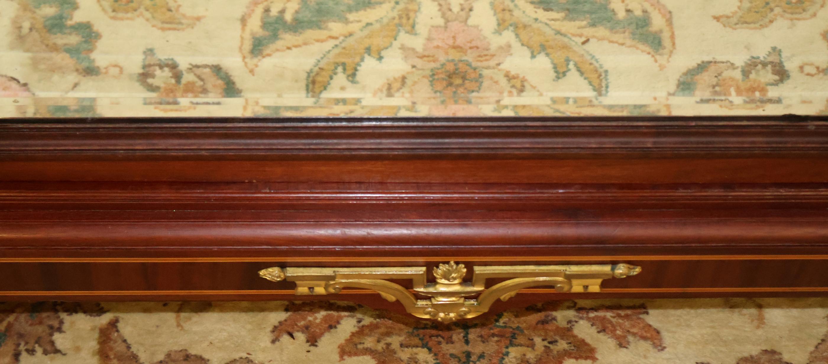 Armoire francese della fine del XIX secolo con intarsio in legno di quercia montato da Fernand Kohl in vendita 3