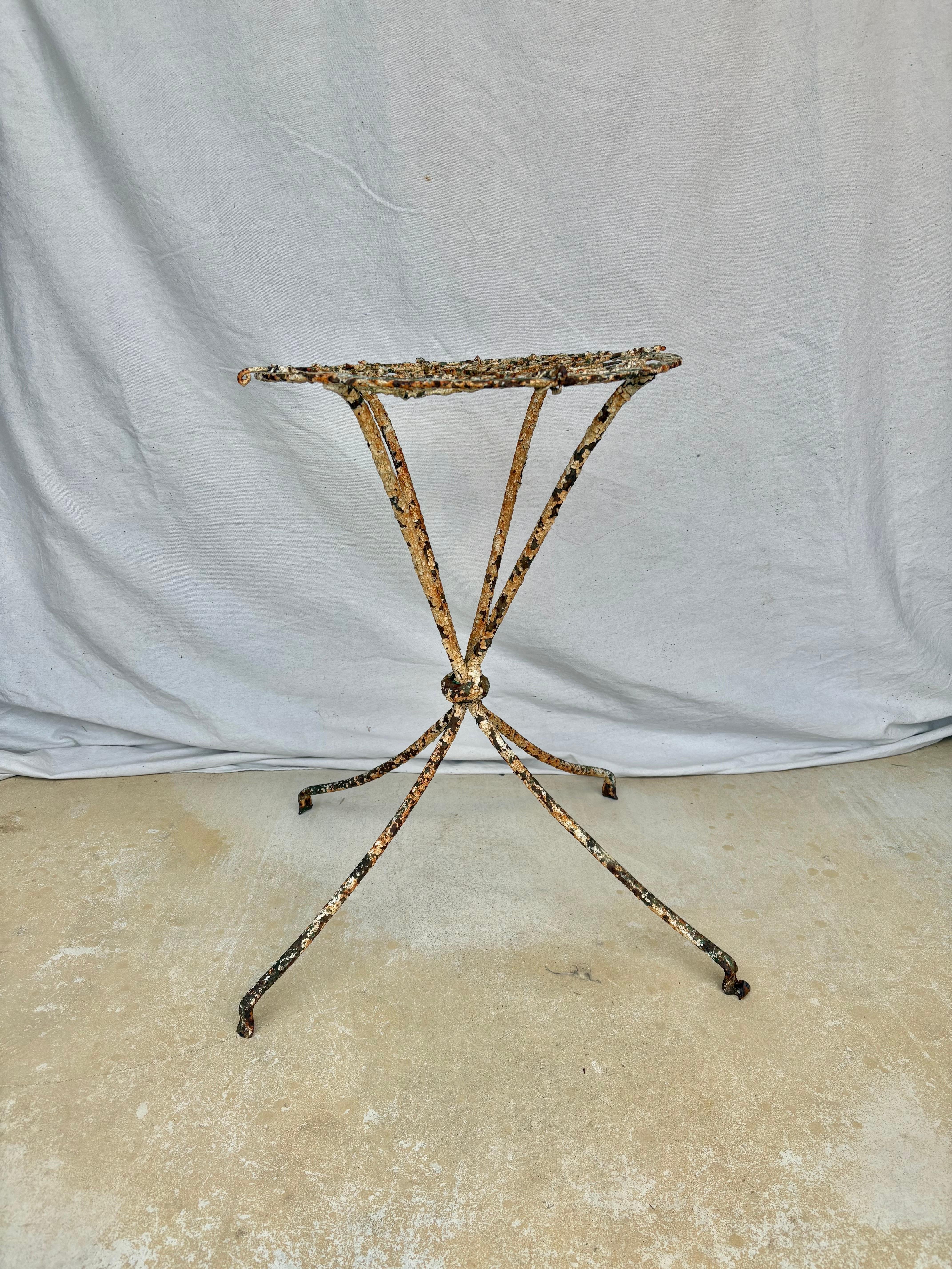 Table de jardin en fer de la fin du XIXe siècle en vente 3