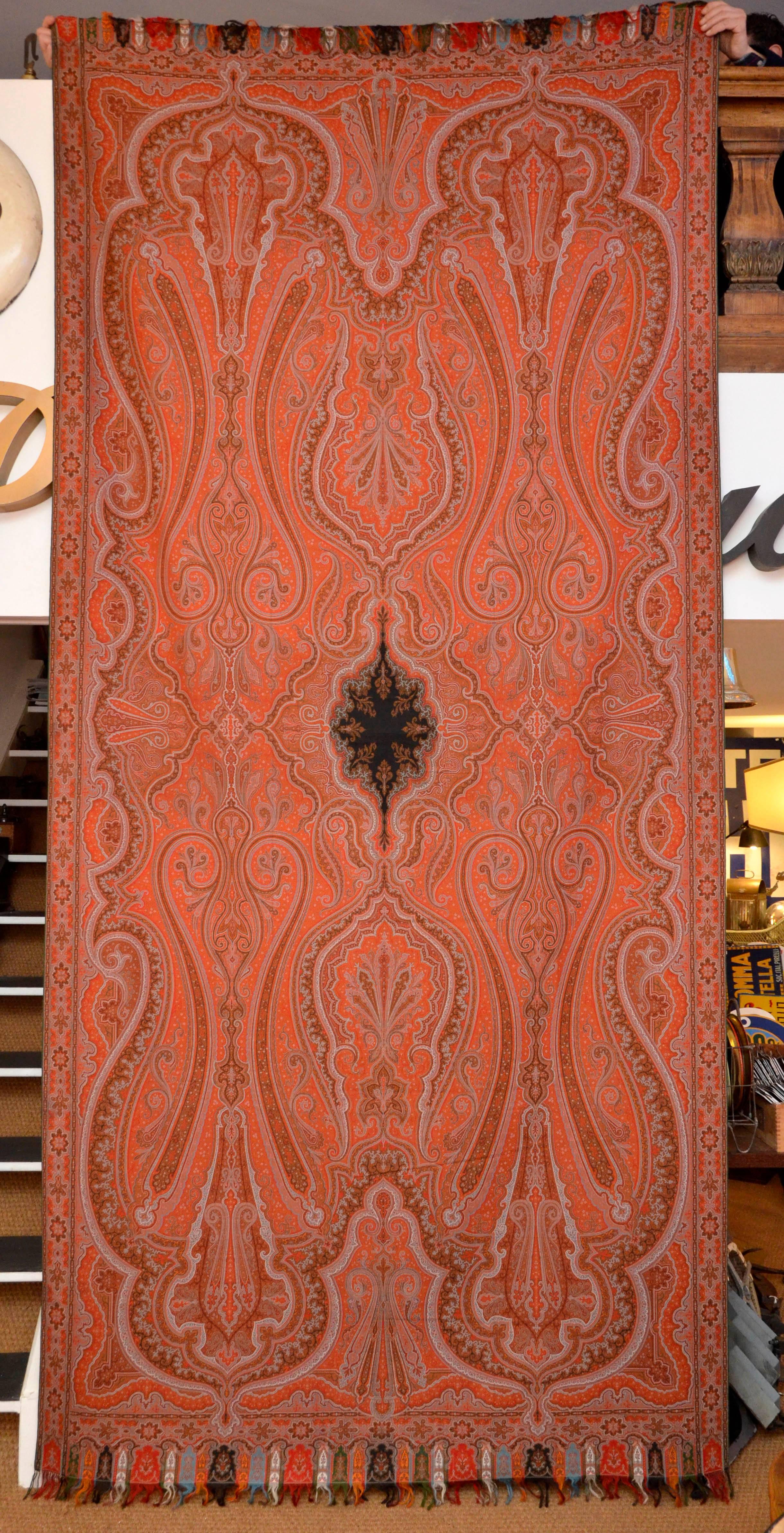 Late 19th Century French Kashmir Paisley Jacquard Shawl In Good Condition For Sale In Milan, IT