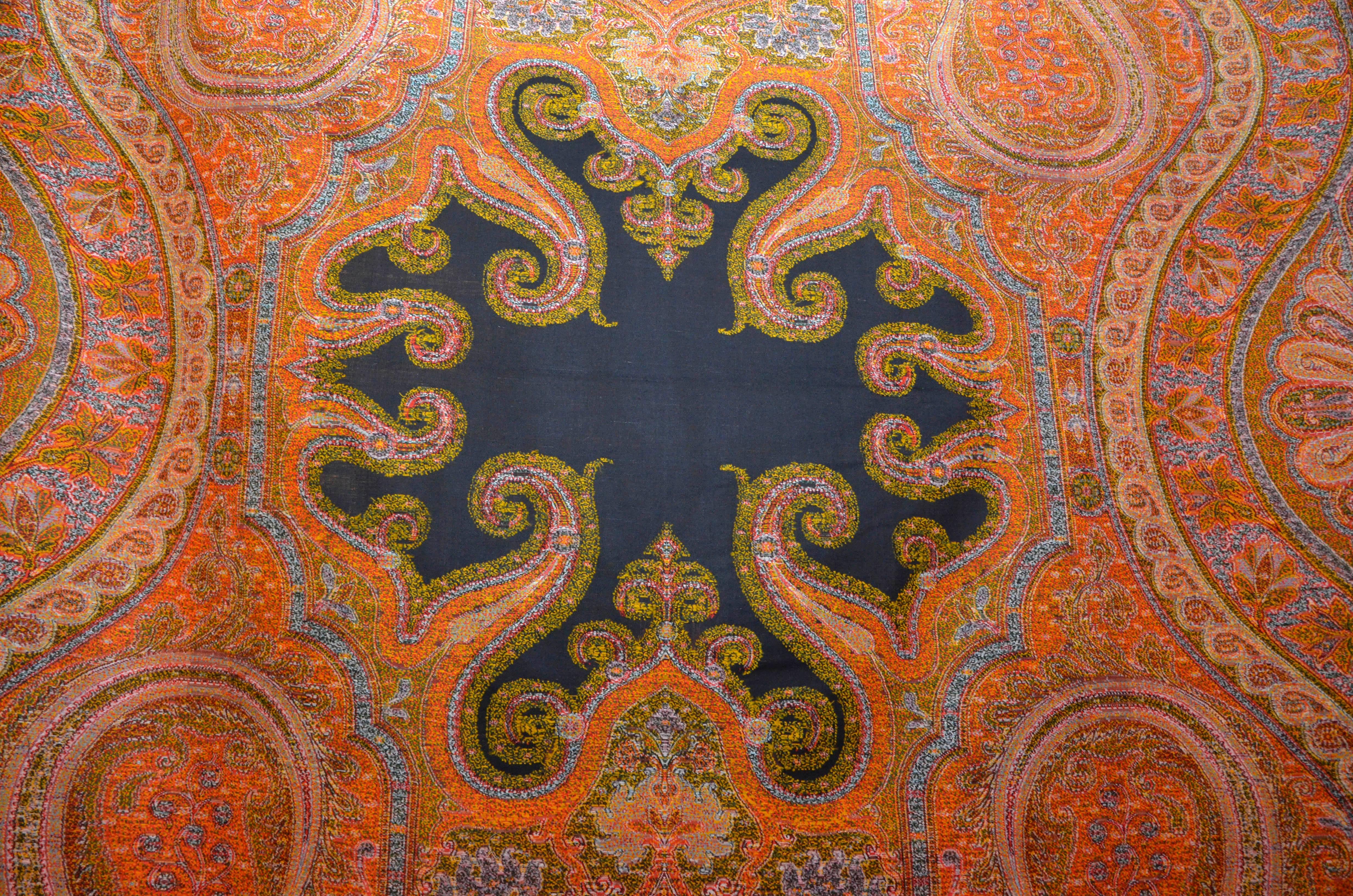 Hand-Woven Late 19th Century French Kashmir Paisley Shawl For Sale