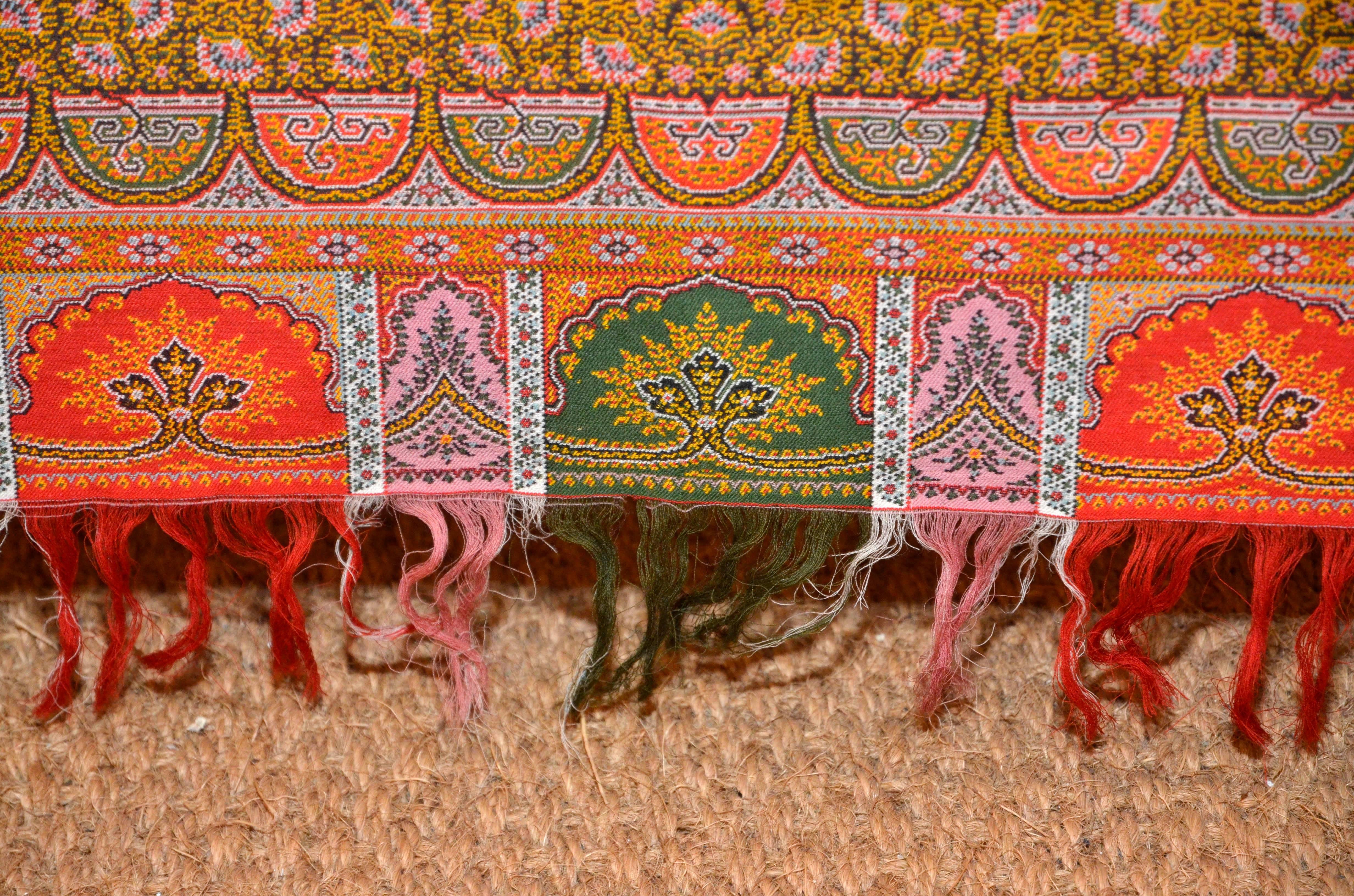 Late 19th Century French Kashmir Paisley Shawl For Sale 1