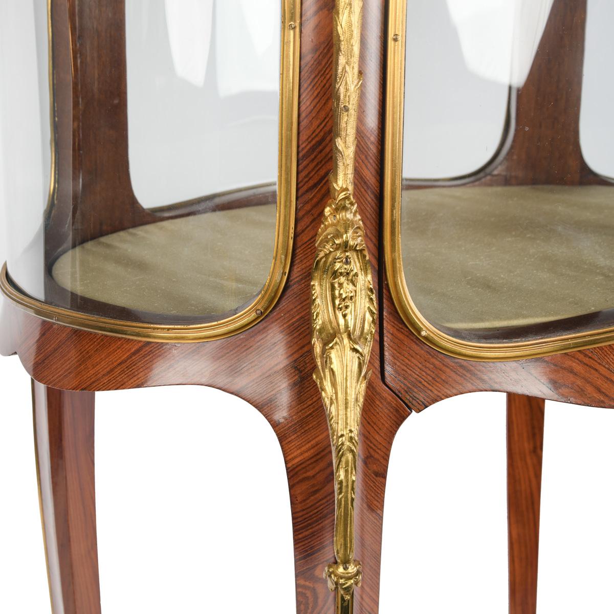 Vitrina o vitrina francesa de madera de rey y ormolu de finales del siglo XIX en venta 2