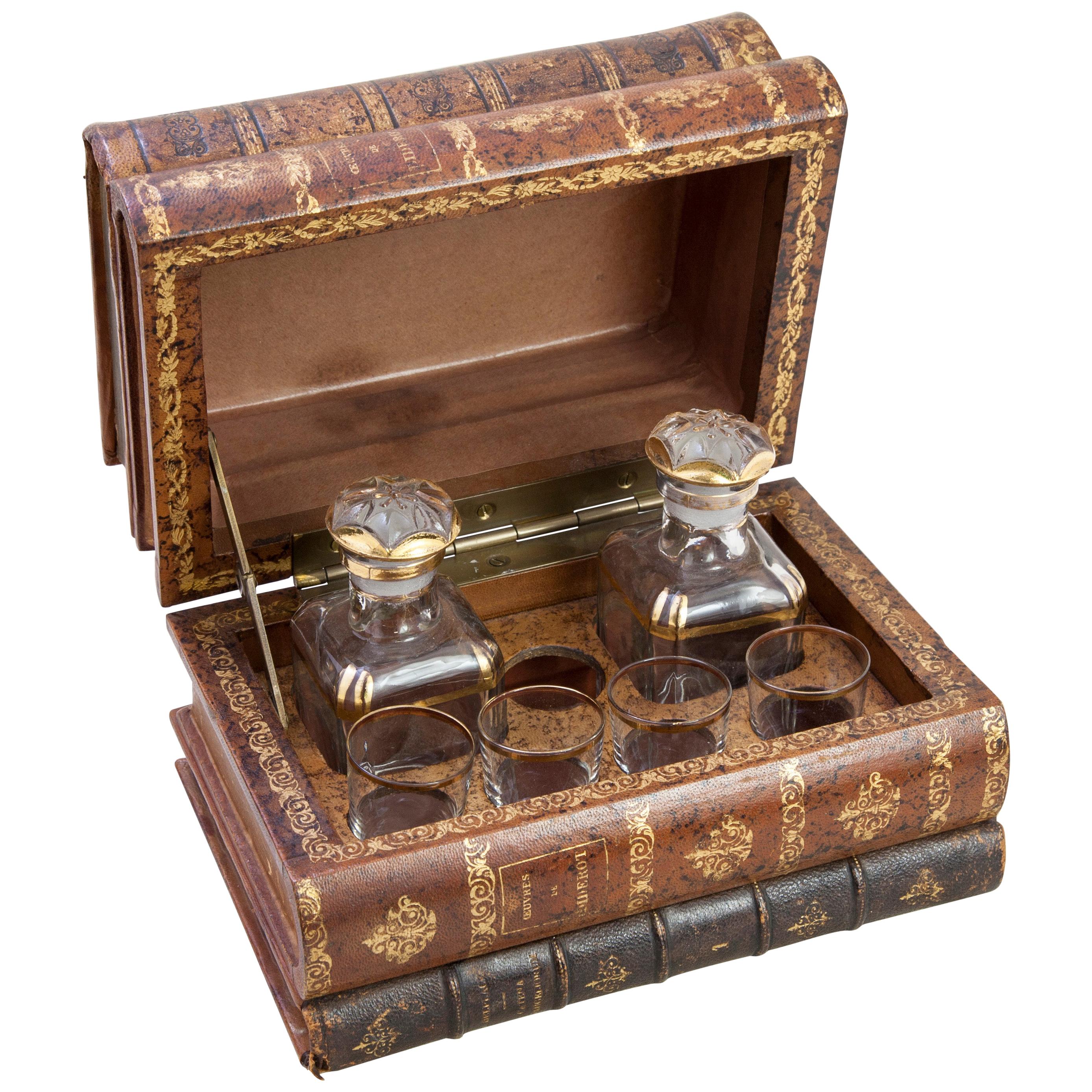 Bo�îte à livres en cuir français de la fin du XIXe siècle Tantalus avec service à liqueur en cristal