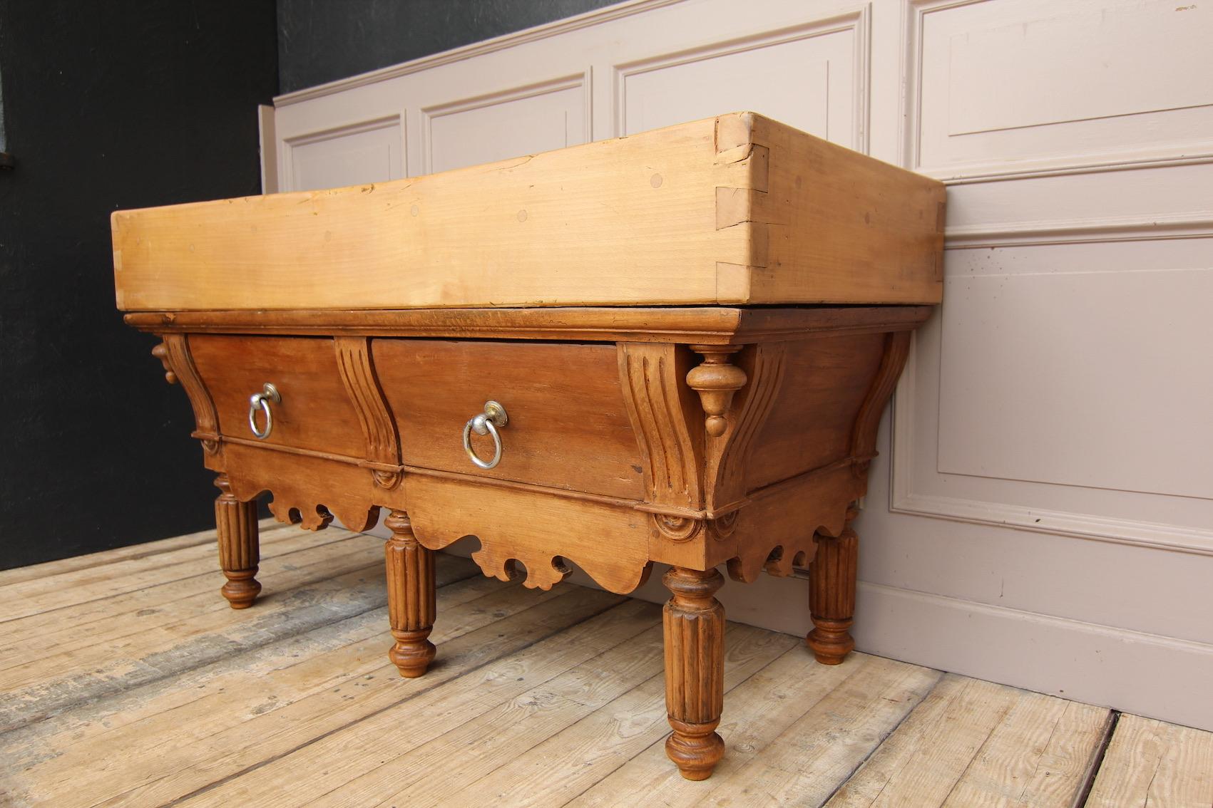 Late 19th Century French Louis Philippe Butcher Block Table In Good Condition In Dusseldorf, DE