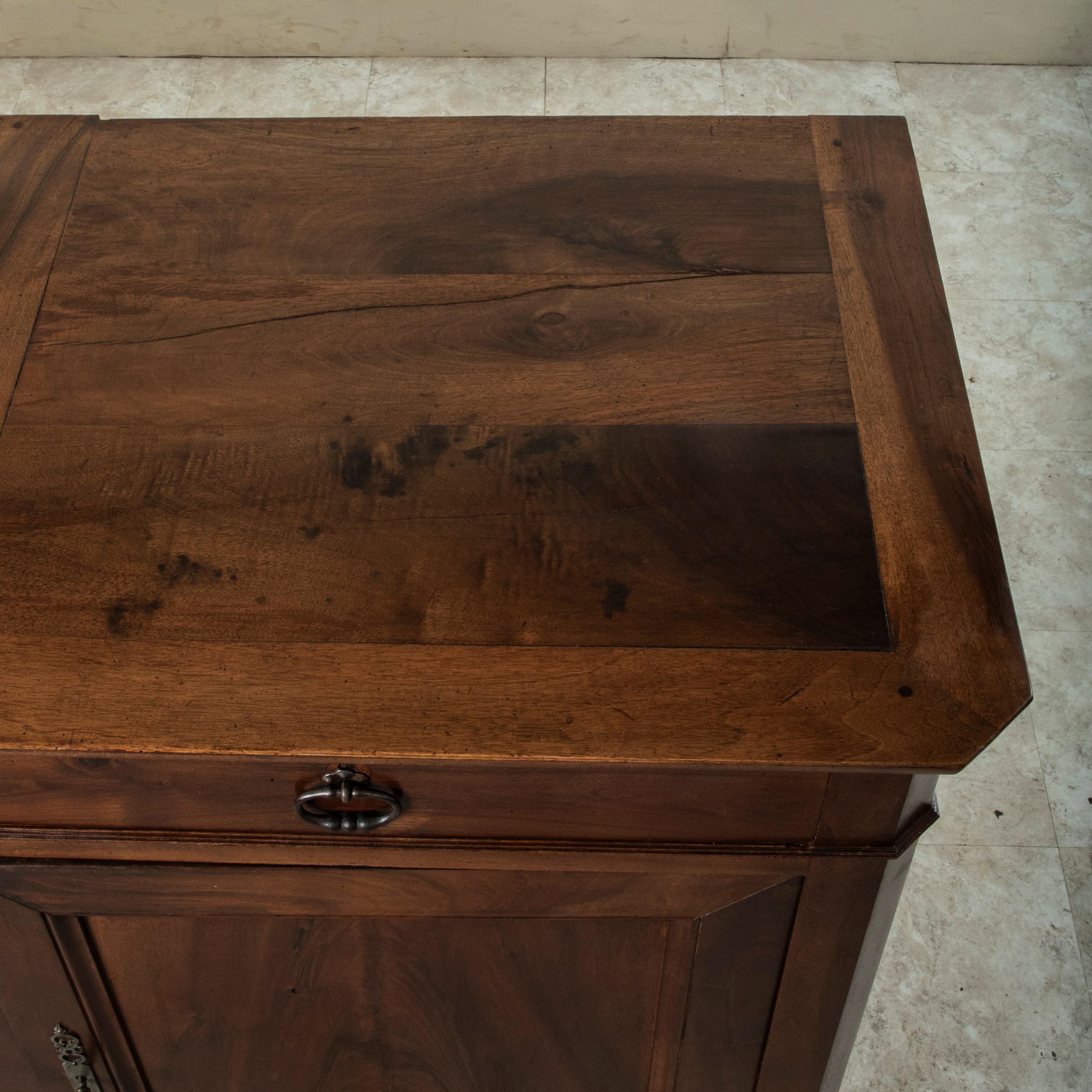 Late 19th Century French Louis Philippe Style Book Matched Walnut Sideboard For Sale 8
