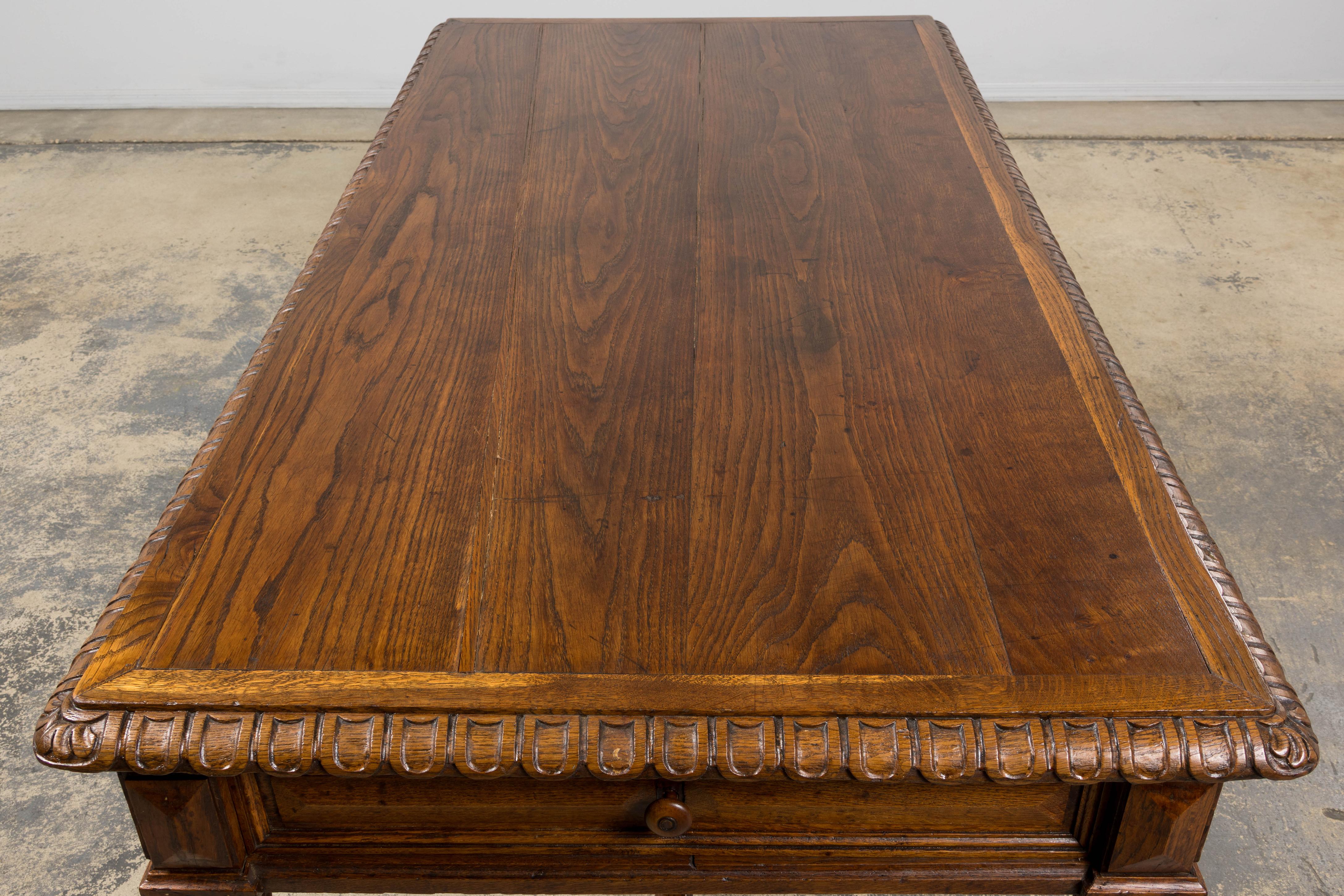 Late 19th Century French Louis XIII Style Oak Writing Table For Sale 7
