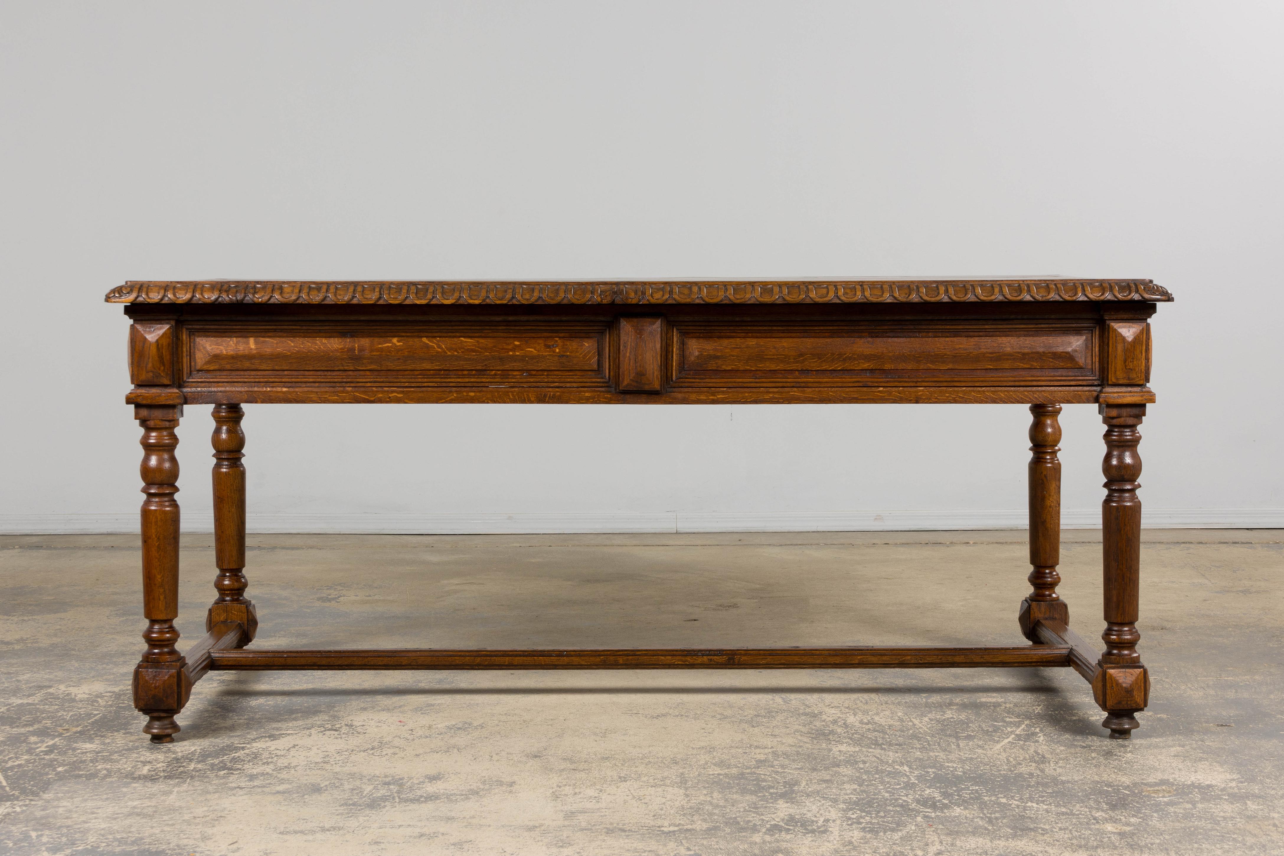 Hand-Carved Late 19th Century French Louis XIII Style Oak Writing Table For Sale