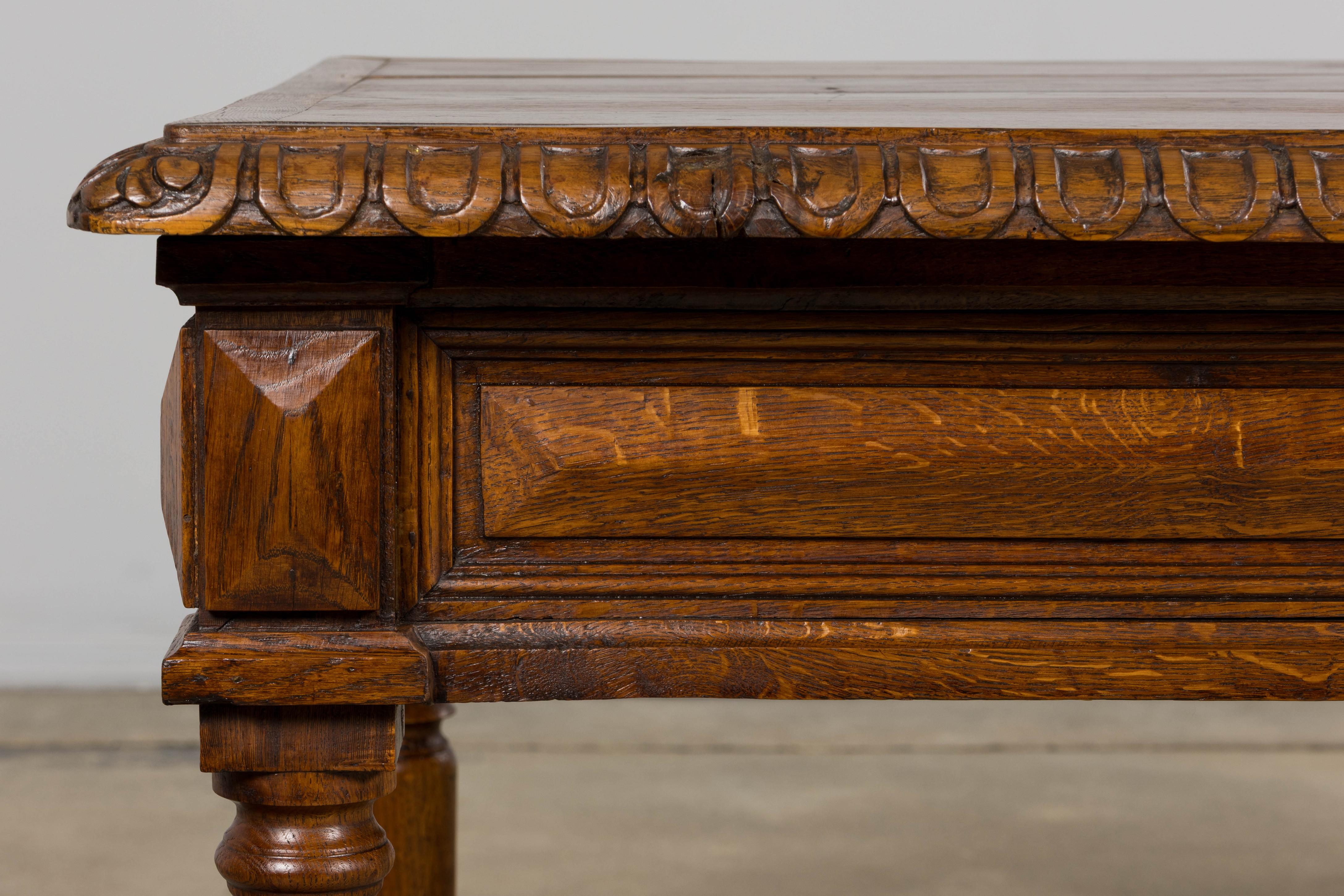 Late 19th Century French Louis XIII Style Oak Writing Table For Sale 1