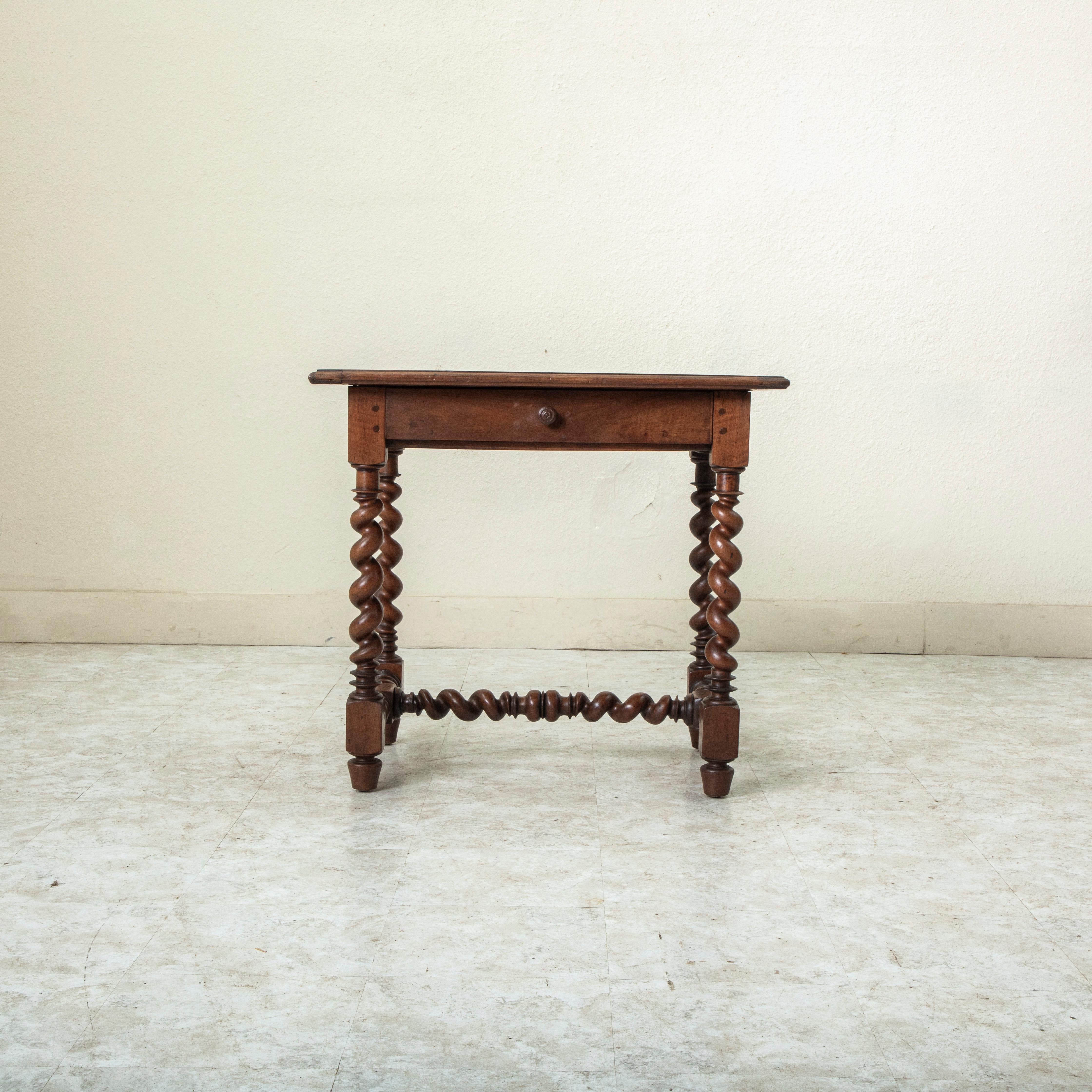 Late 19th Century French Louis XIII Style Walnut Side Table or Writing Table In Good Condition For Sale In Fayetteville, AR