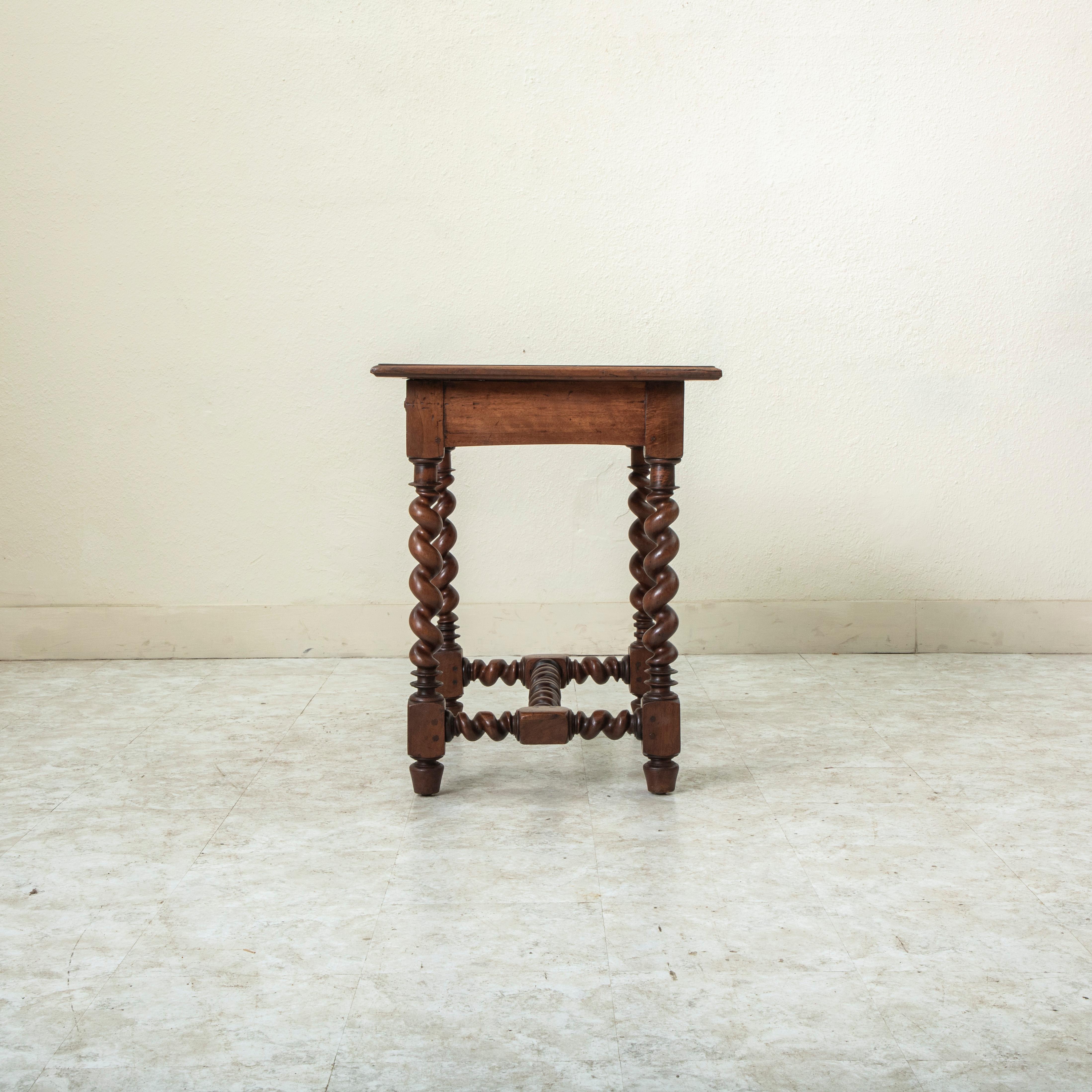Late 19th Century French Louis XIII Style Walnut Side Table or Writing Table For Sale 1
