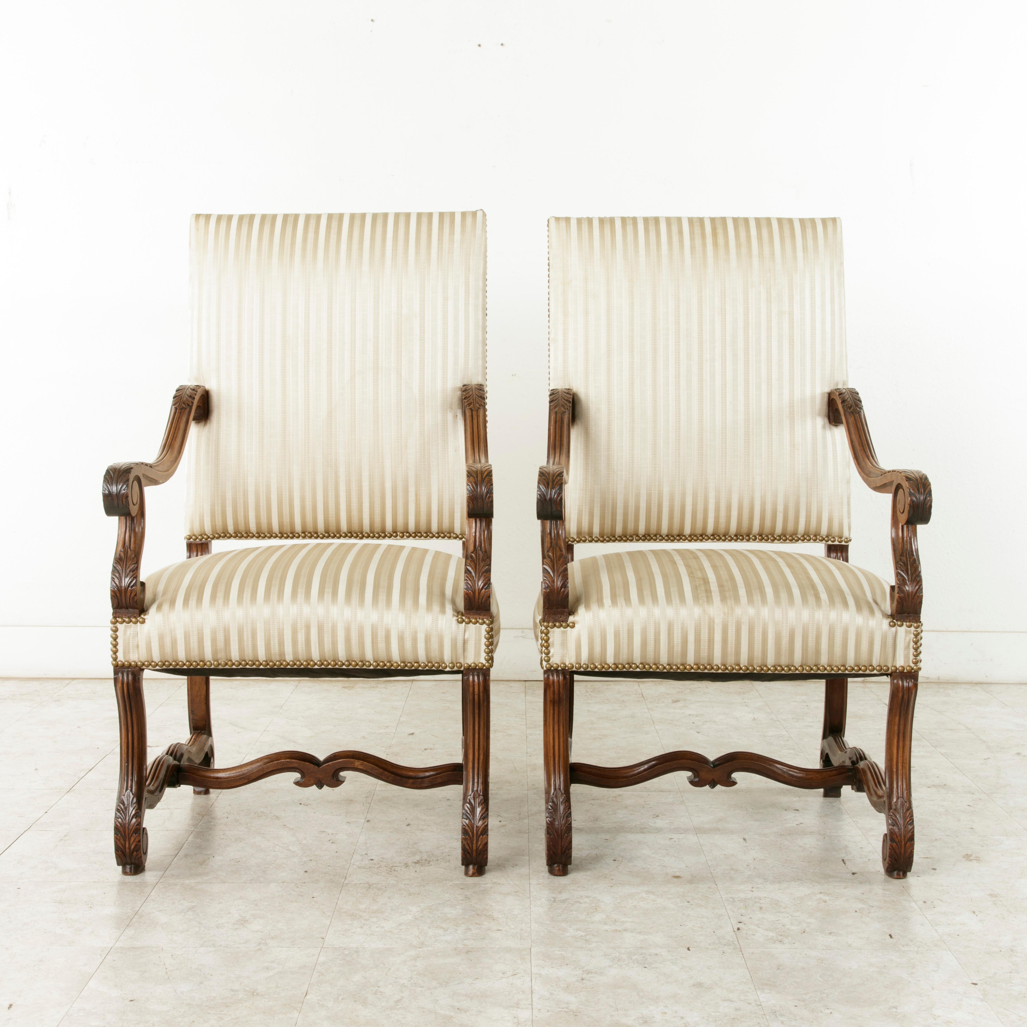 Hand-Carved Late 19th Century French Louis XIV Style Hand Carved Walnut Mutton Leg Armchairs
