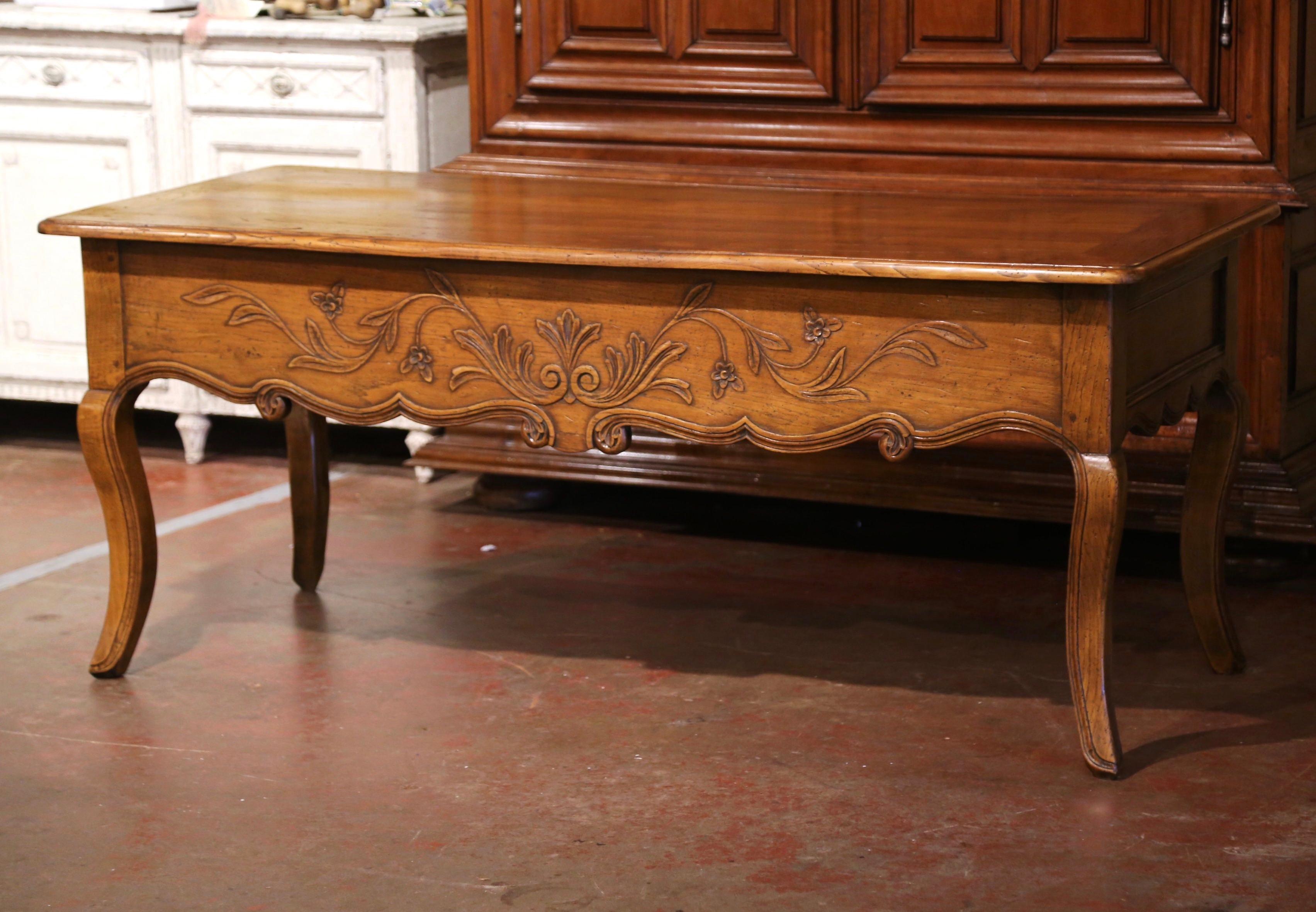 Late 19th Century French Louis XV Carved Chestnut Desk Table with Drawers  5