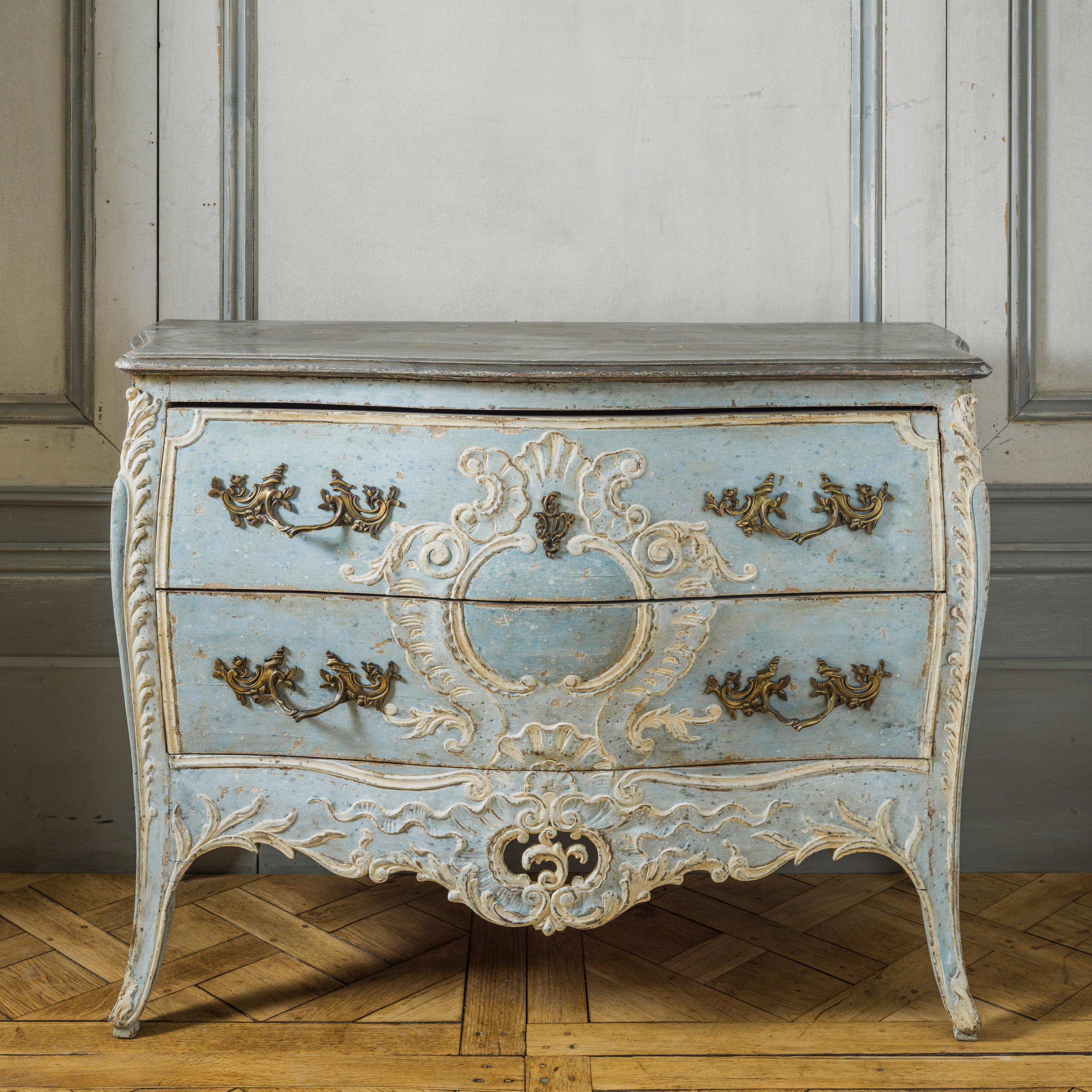 French Late 19th century commode Sauteuse, painted in a French grey blue with white highlights with bronze handles.