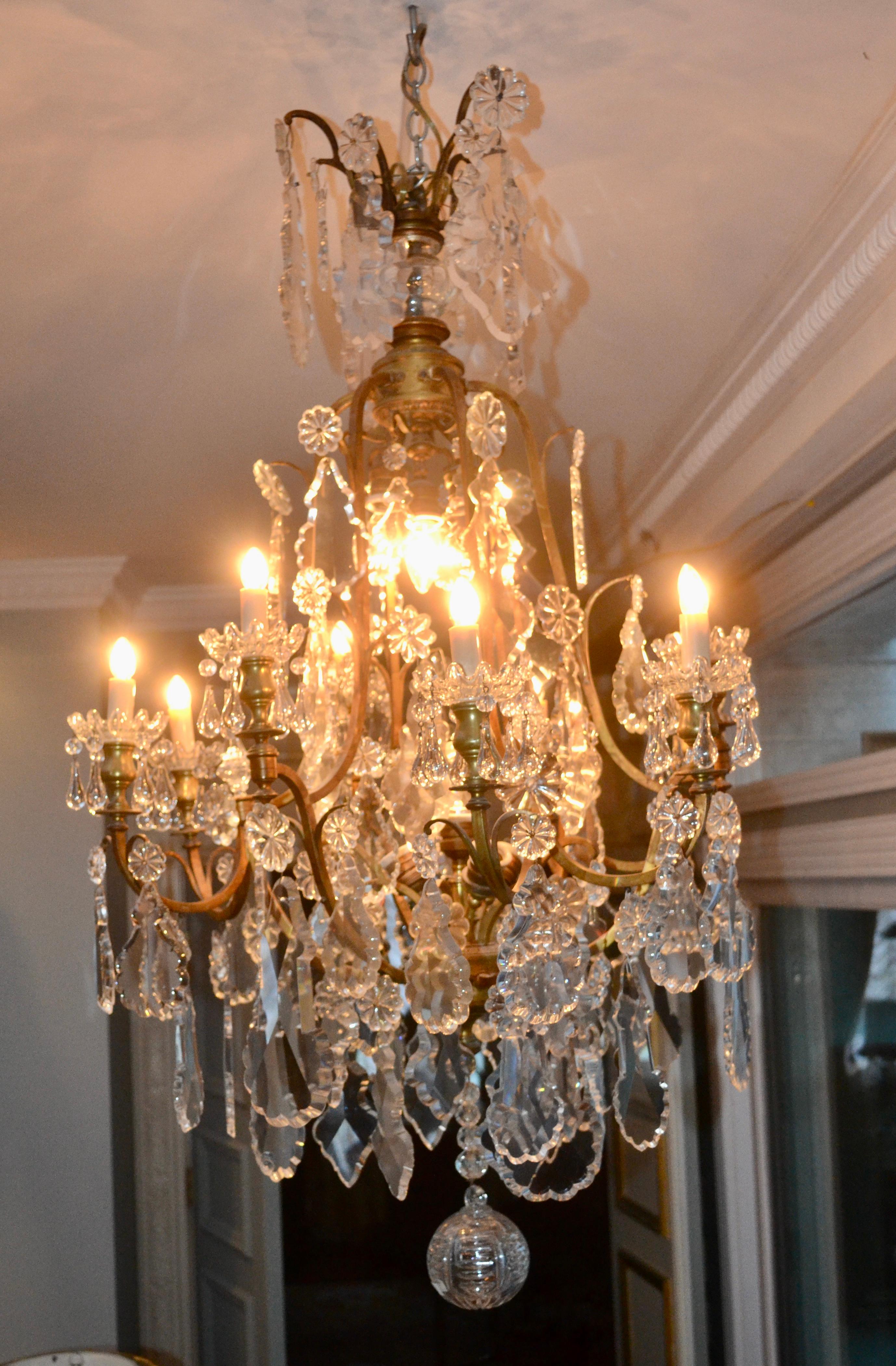 Late 19th Century French Louis XV Style  Crystal  Chandelier For Sale 4