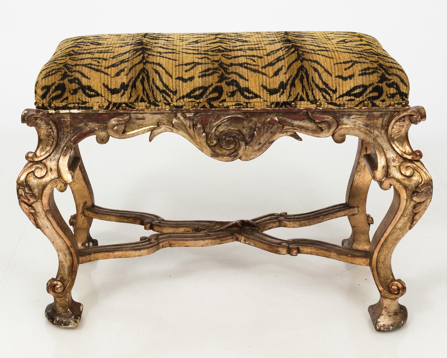 Late 19th Century French Louis XV Style Gilded Stool For Sale 9