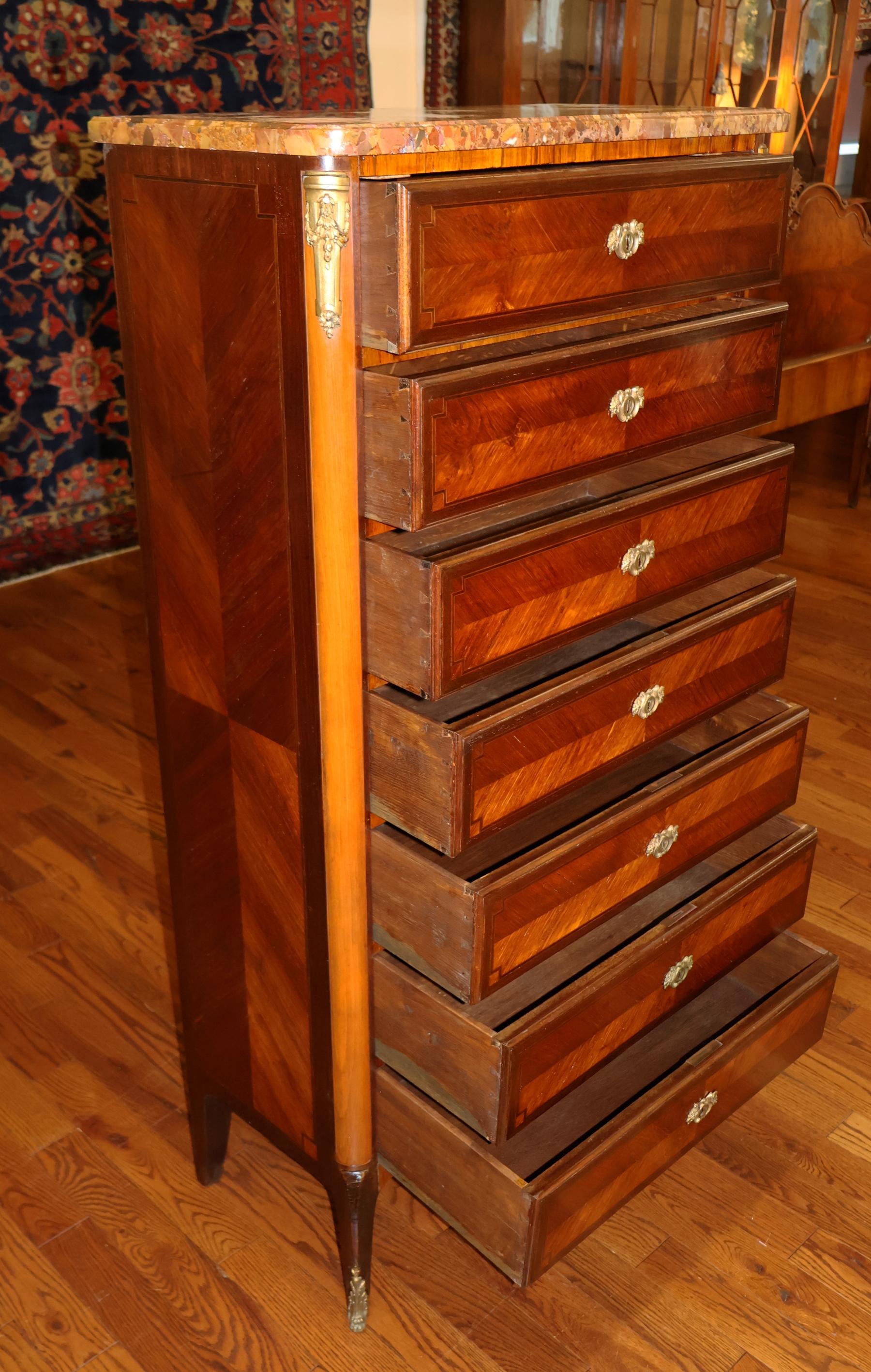 Cassettiera in legno di rena della fine del XIX secolo, stile Luigi XV, per lingerie in vendita 5