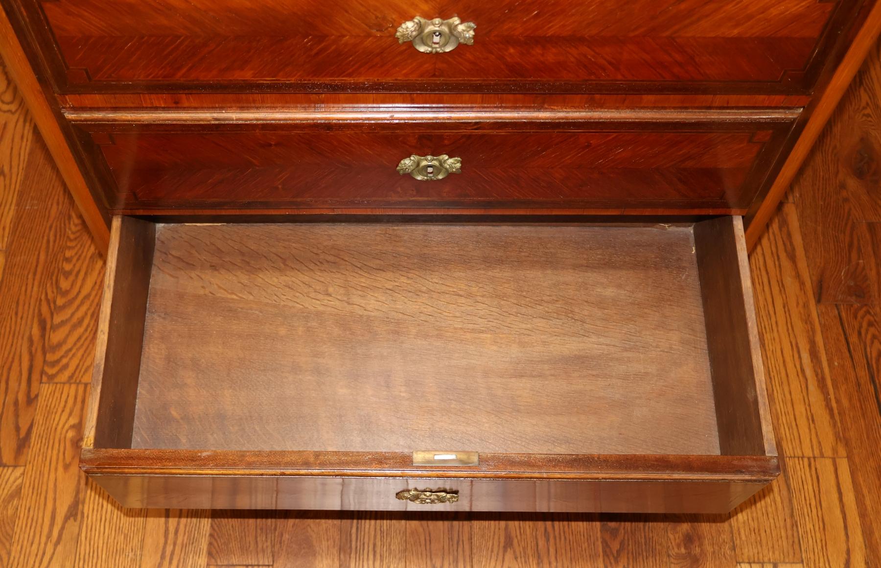 Cassettiera in legno di rena della fine del XIX secolo, stile Luigi XV, per lingerie in vendita 4