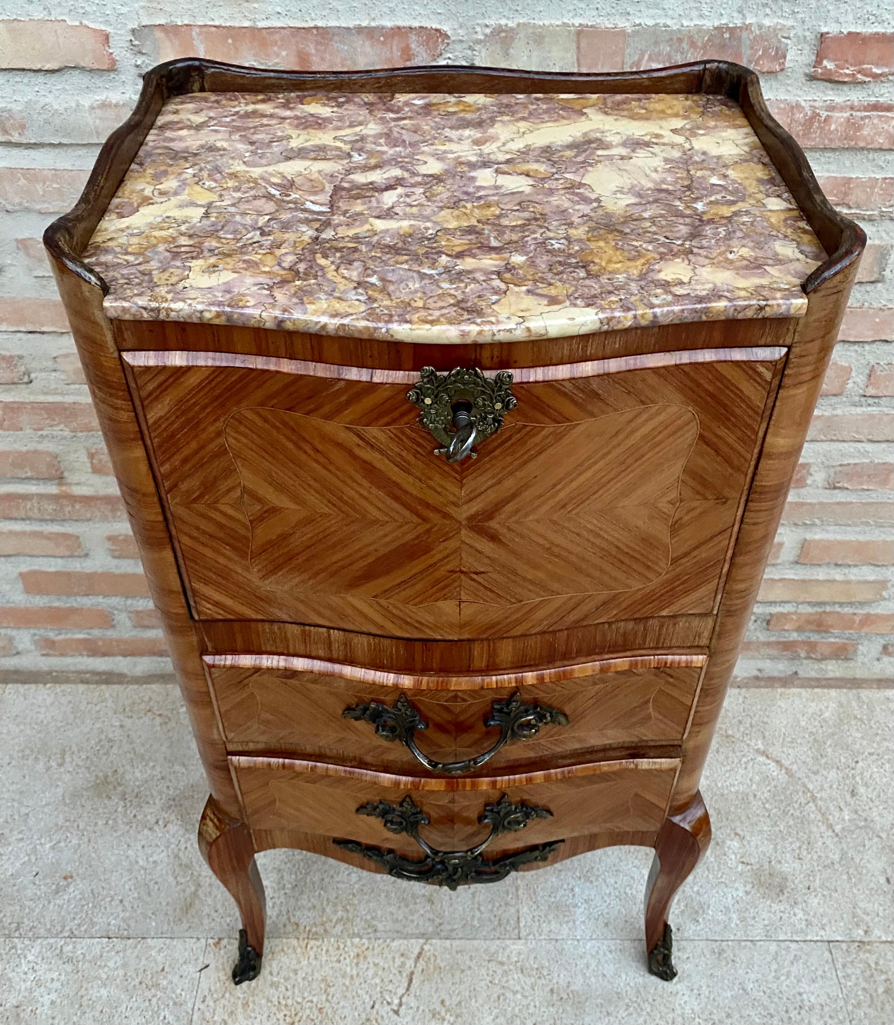 Late 19th Century French Louis XV Style Marquetry and Marble Chest of Drawers In Good Condition For Sale In Miami, FL