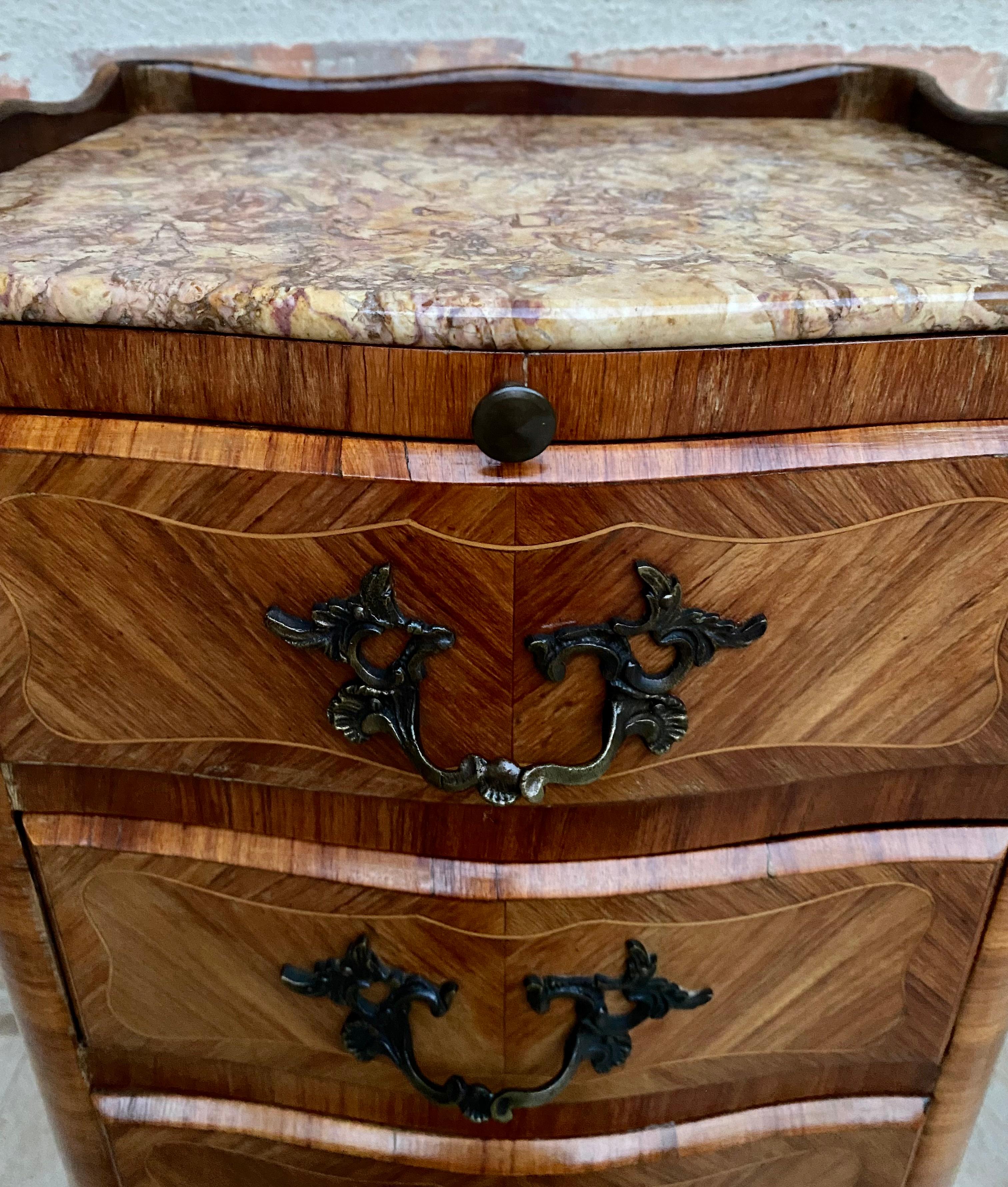Late 19th Century French Louis XV Style Marquetry and Marble Chest of Drawers For Sale 3