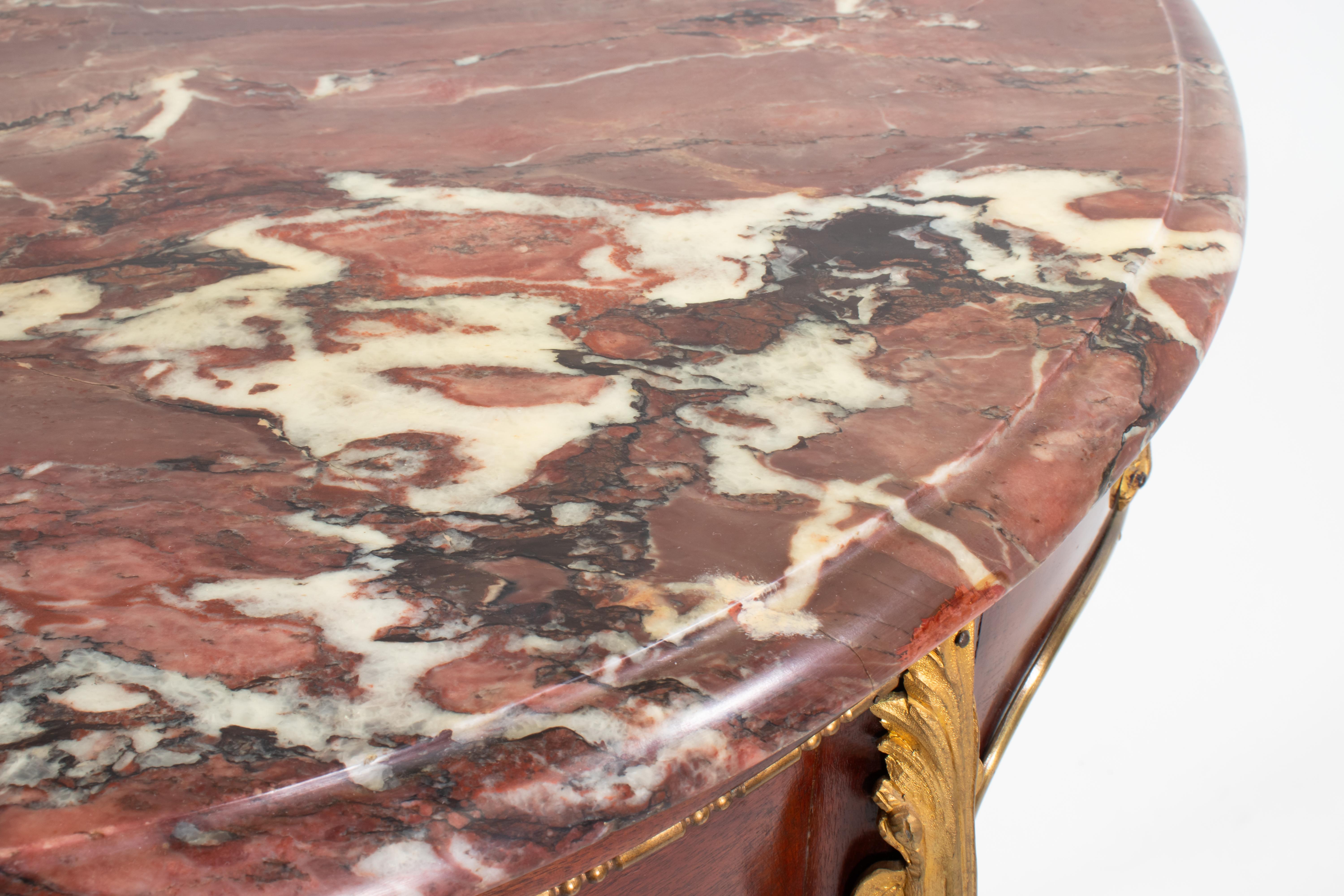 Table d'appoint de style Louis XV de la fin du XIXe siècle avec plateau en marbre en vente 5