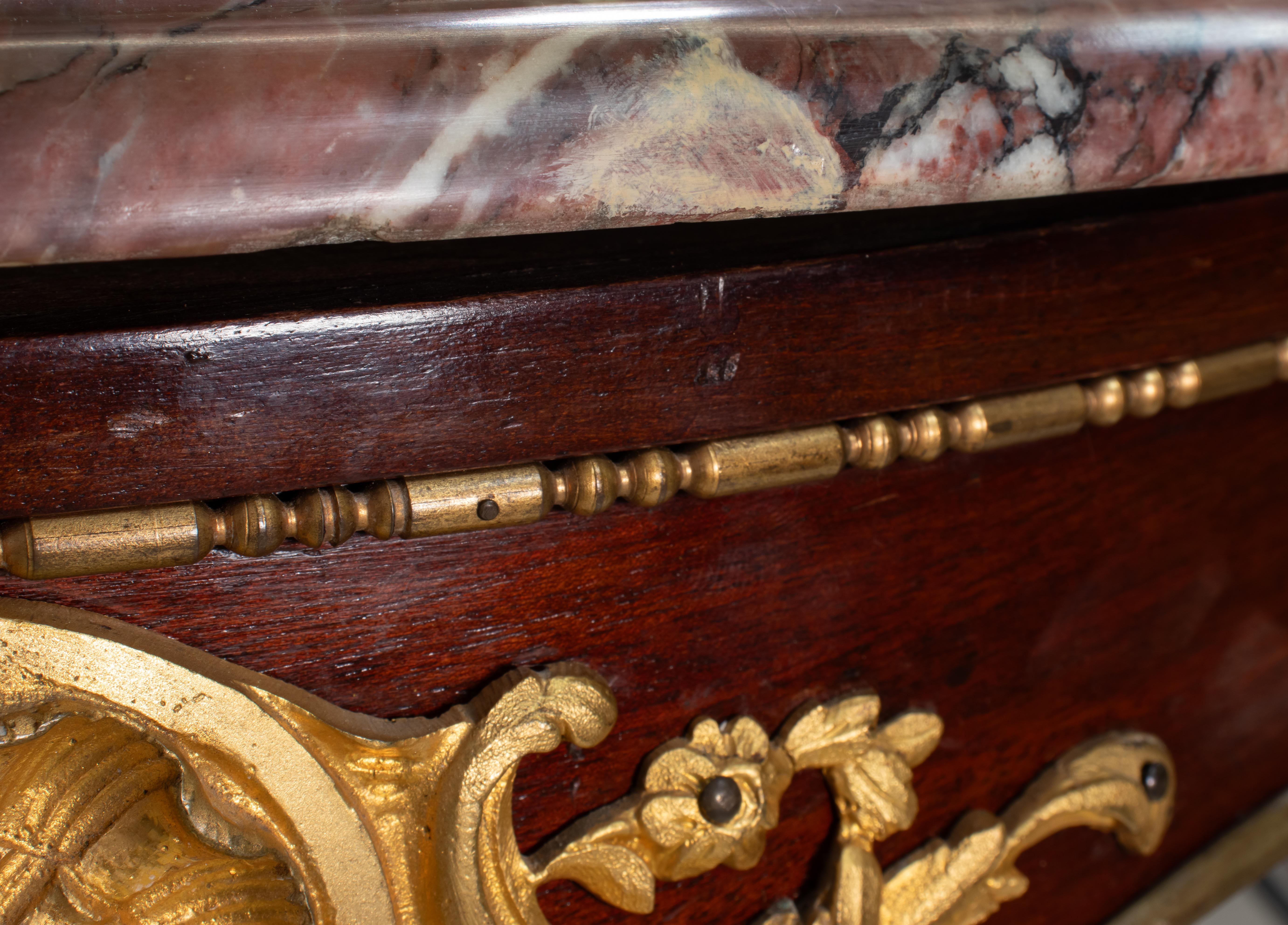 Table d'appoint de style Louis XV de la fin du XIXe siècle avec plateau en marbre en vente 7