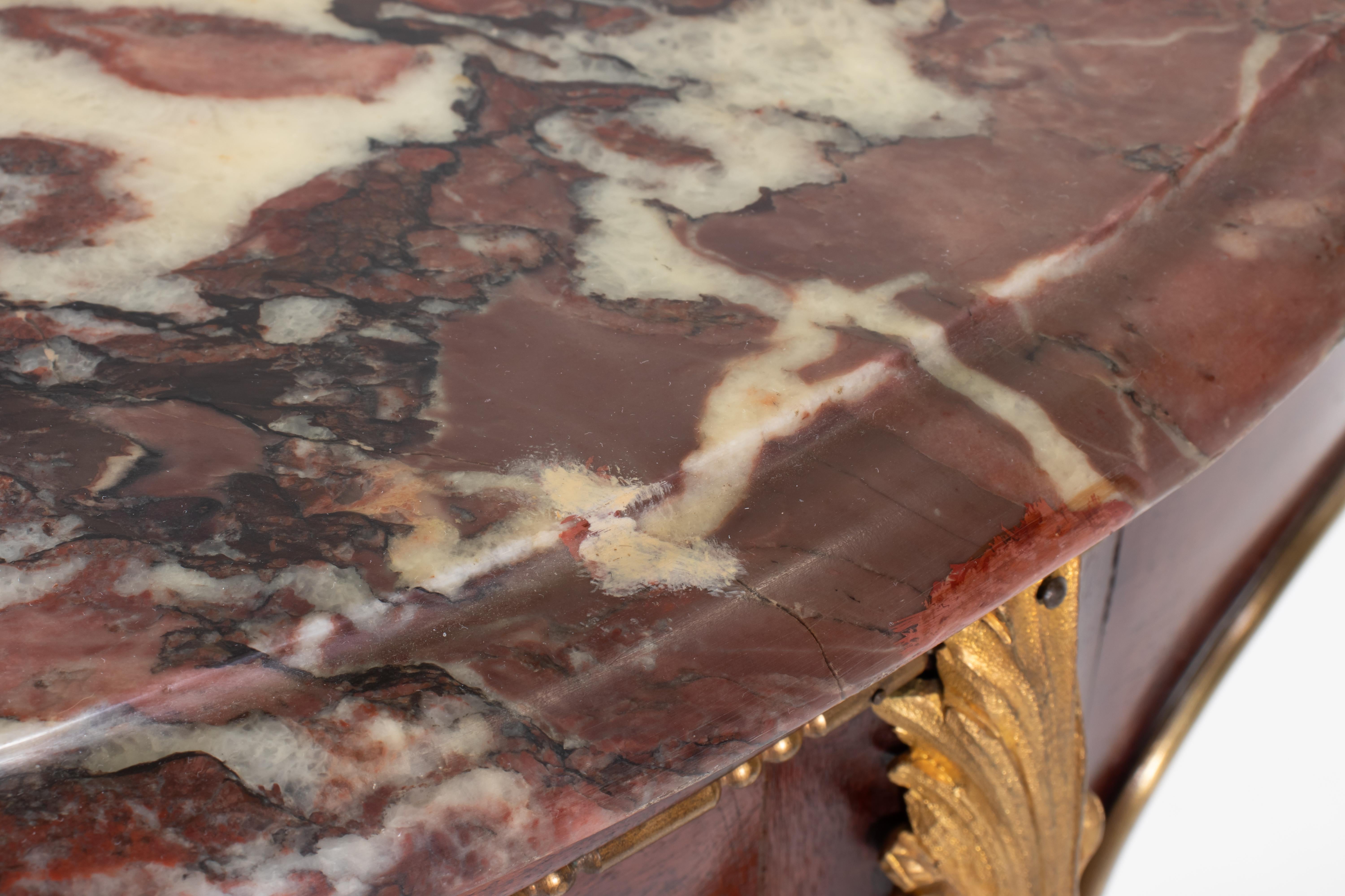 Table d'appoint de style Louis XV de la fin du XIXe siècle avec plateau en marbre en vente 3