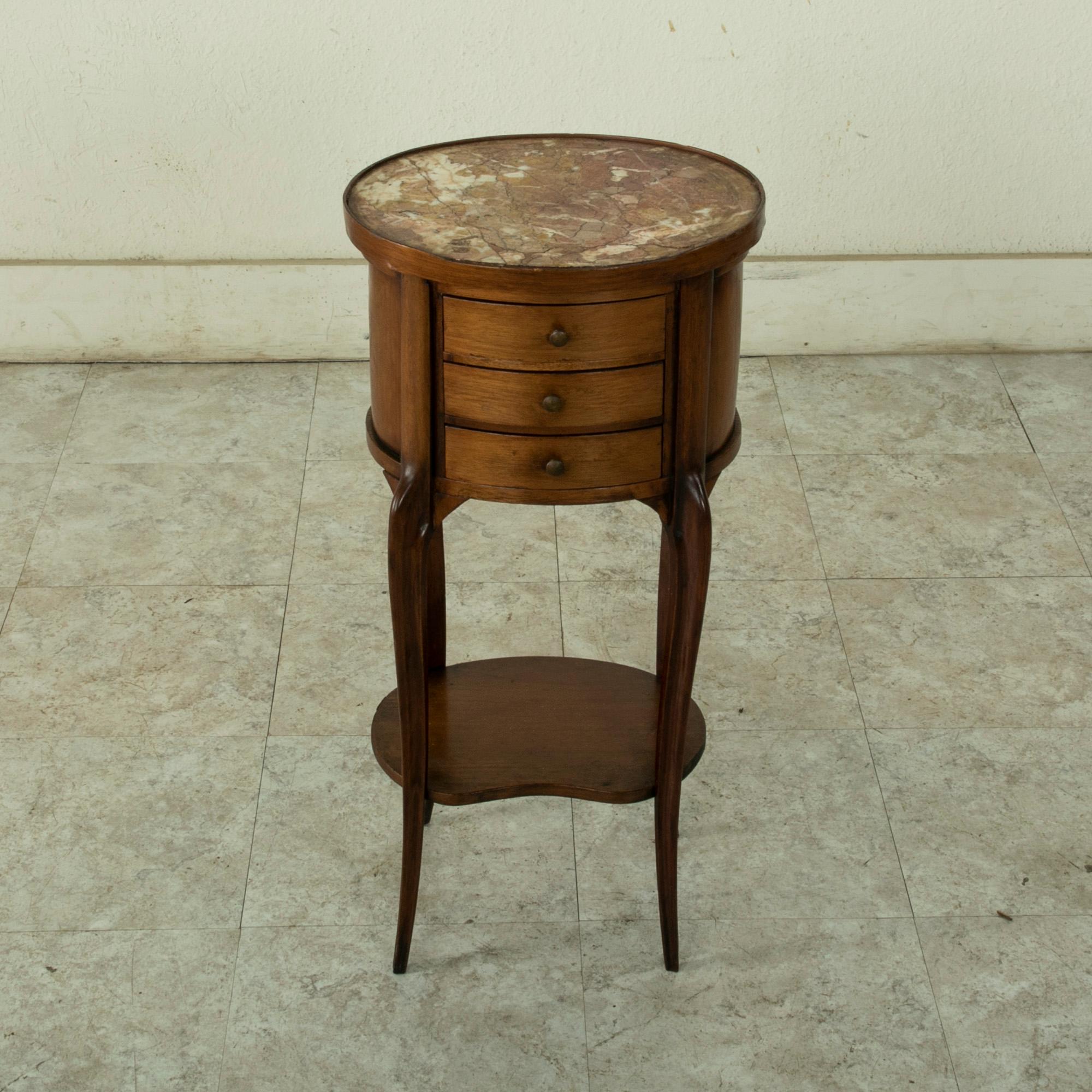 Late 19th Century French Louis XV Style Walnut Side Table with Marble Top In Good Condition For Sale In Fayetteville, AR