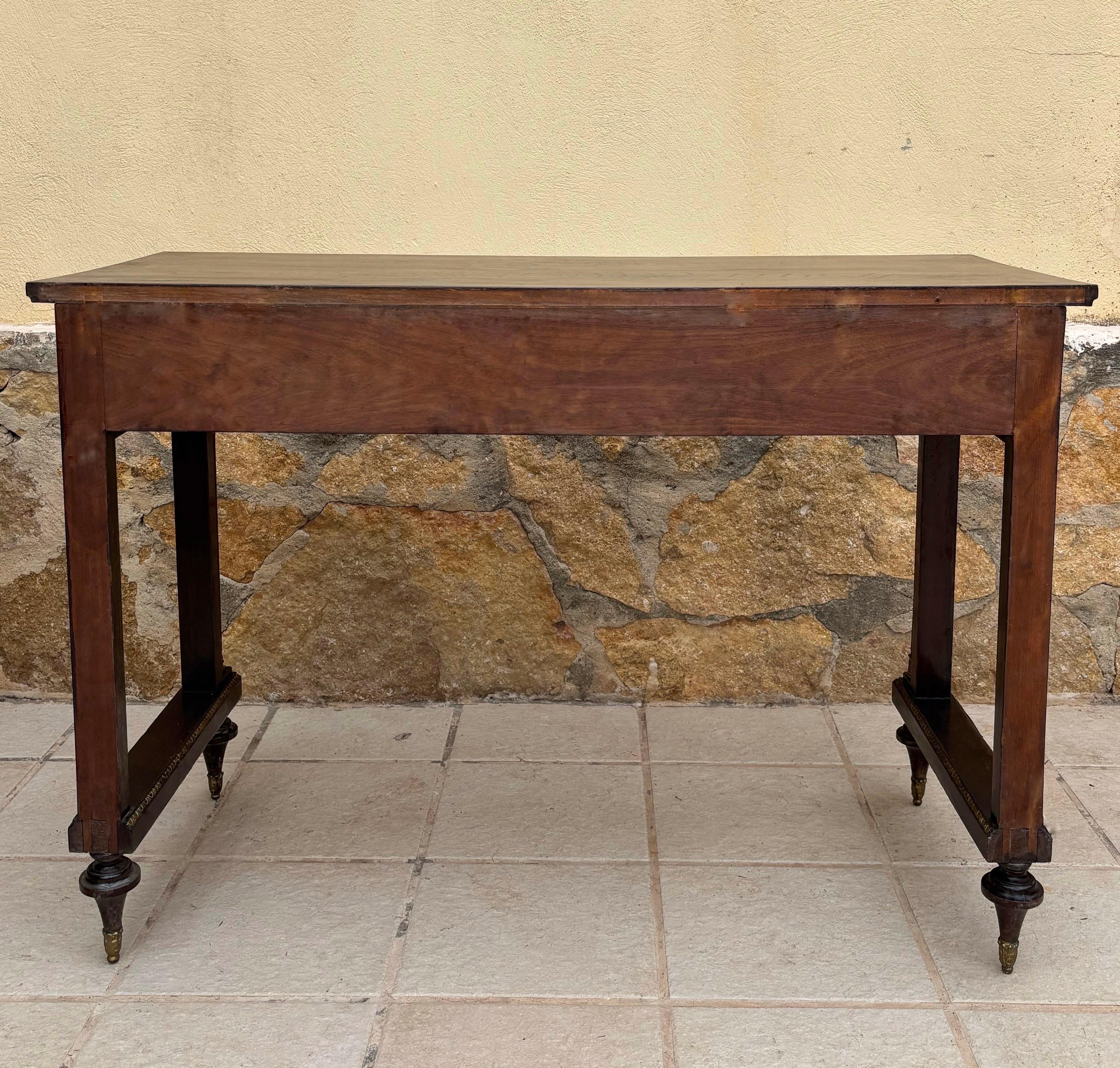 Late 19th Century French Louis XVI Oak Console Table with Ormolu Mounts In Good Condition For Sale In BÉTERA, ES