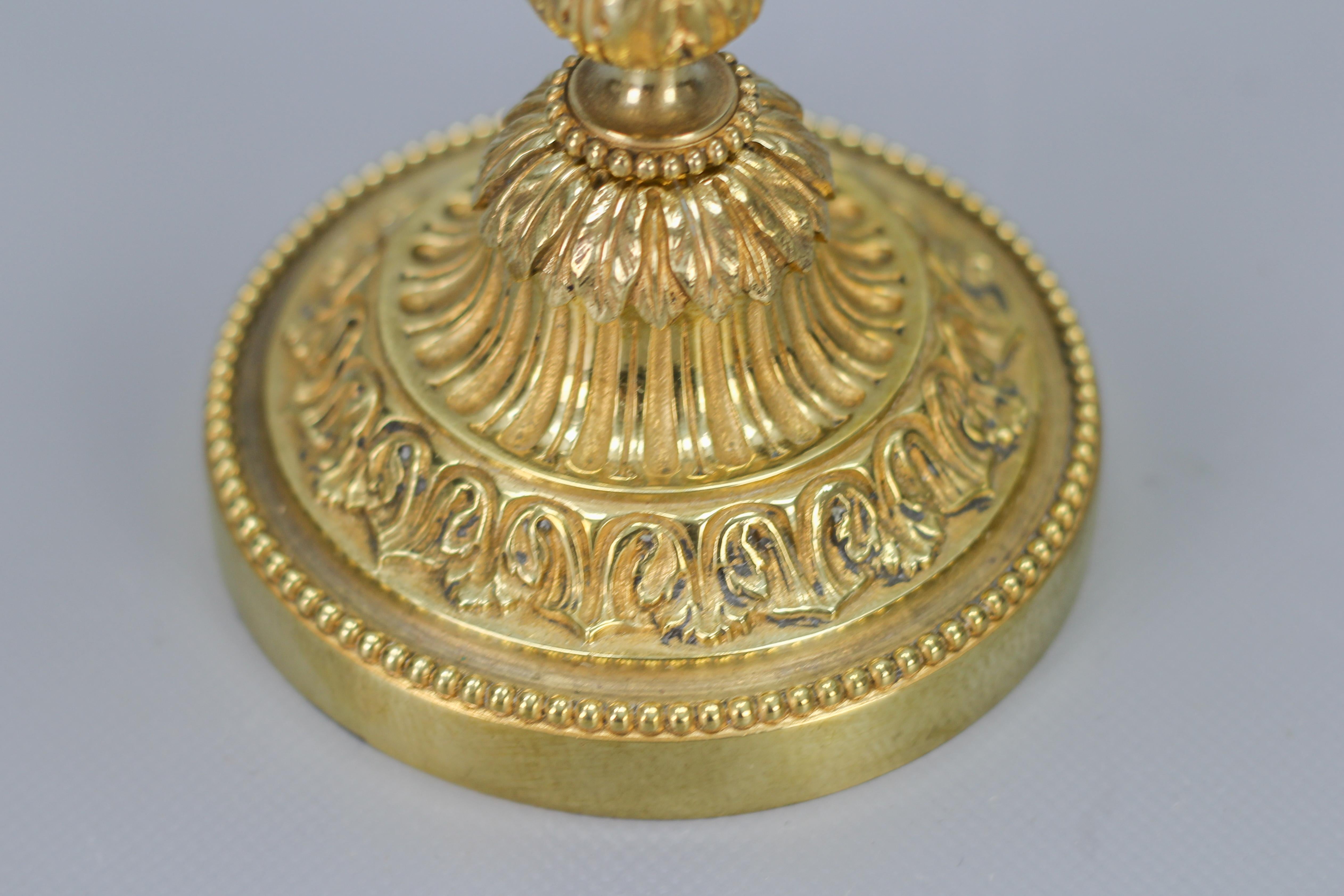 Candeliere francese della fine del XIX secolo in stile Luigi XVI in bronzo e marmo bianco in vendita 5