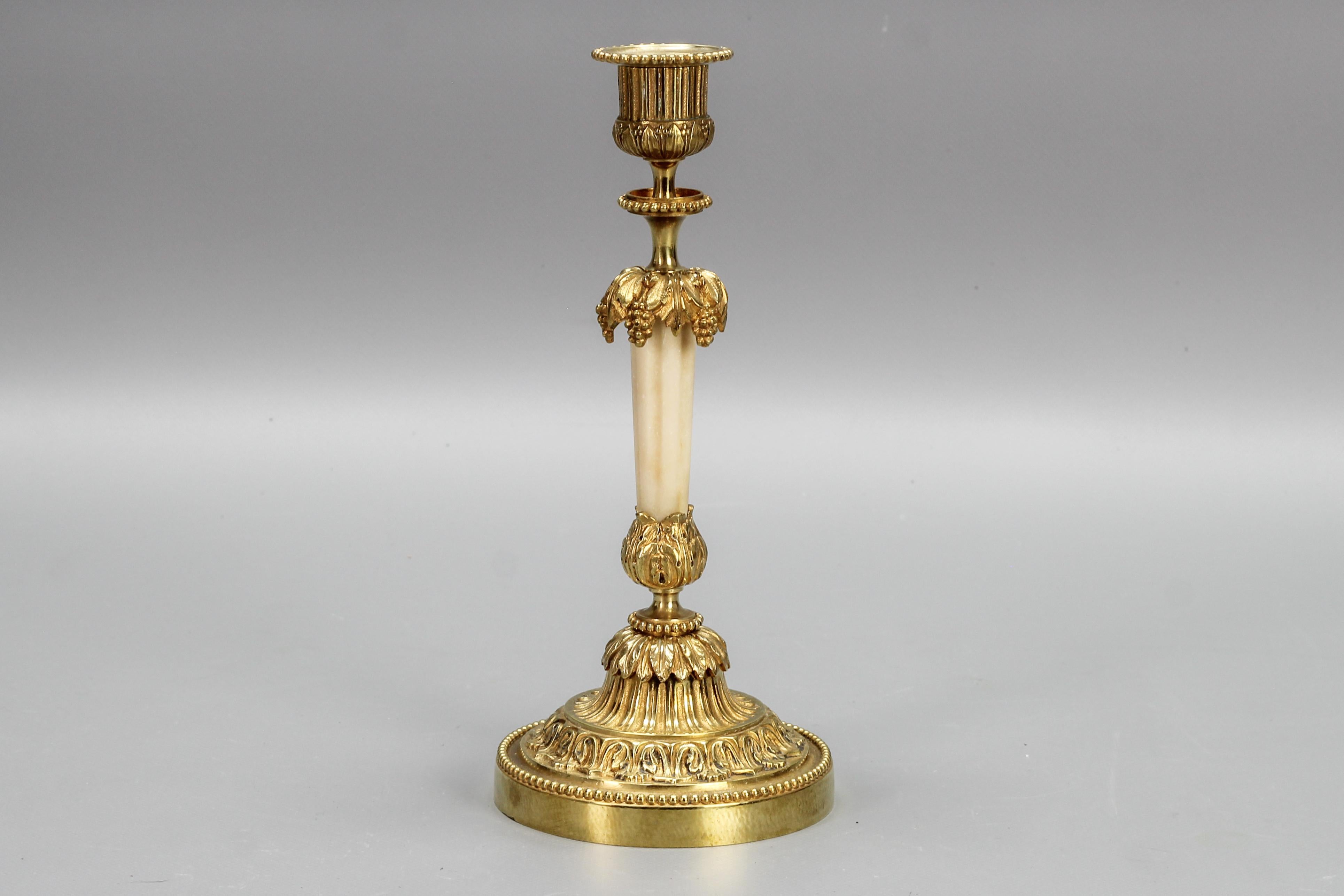 Late 19th Century French Louis XVI Style Bronze and White Marble Candlestick In Good Condition For Sale In Barntrup, DE
