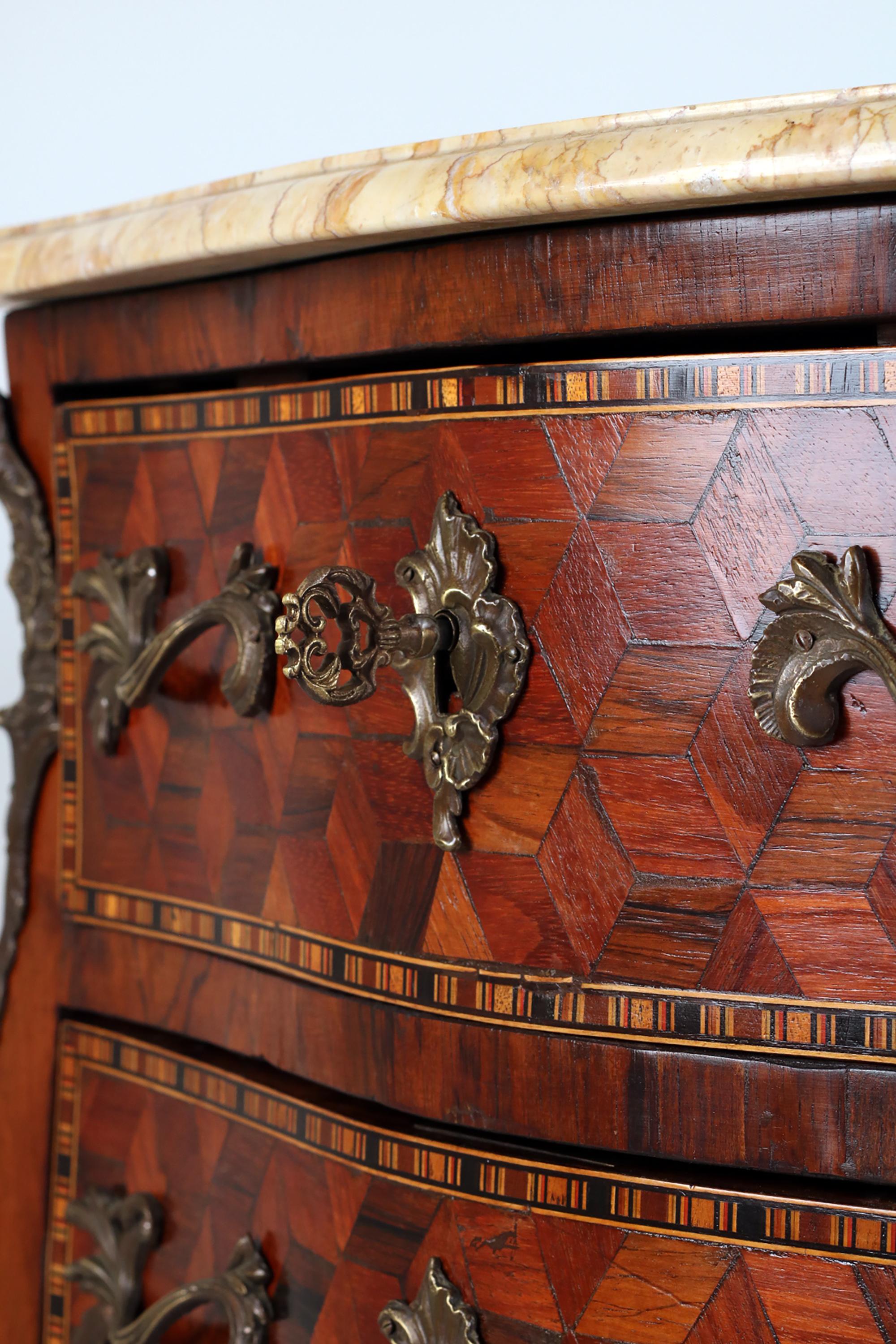 Late 19th Century French Louis XVI Style, Chest of Drawers with Parquetry For Sale 1