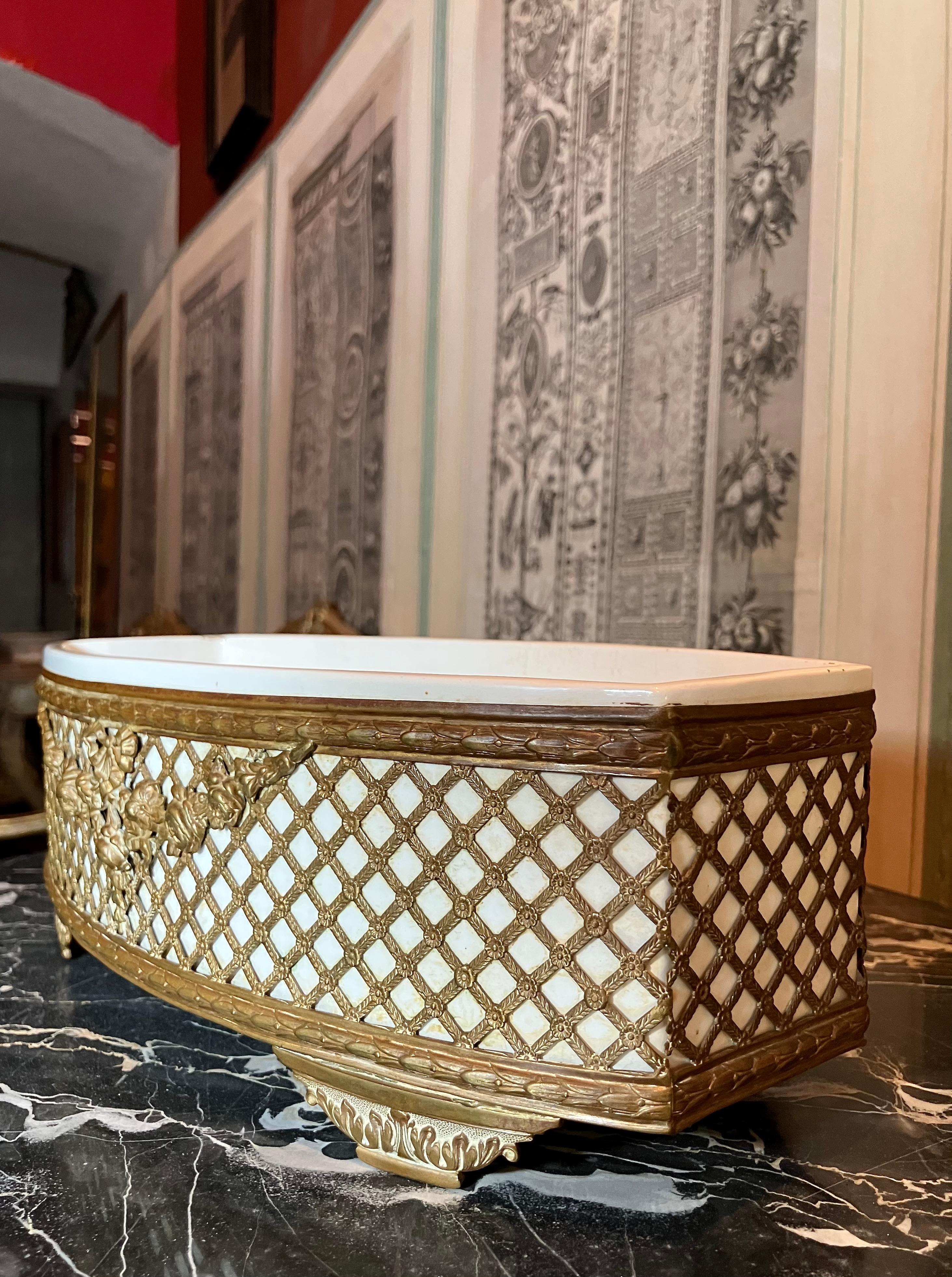 Late 19th Century French Louis XVI Style Gilt Brass & Ceramic Jardiniere For Sale 2