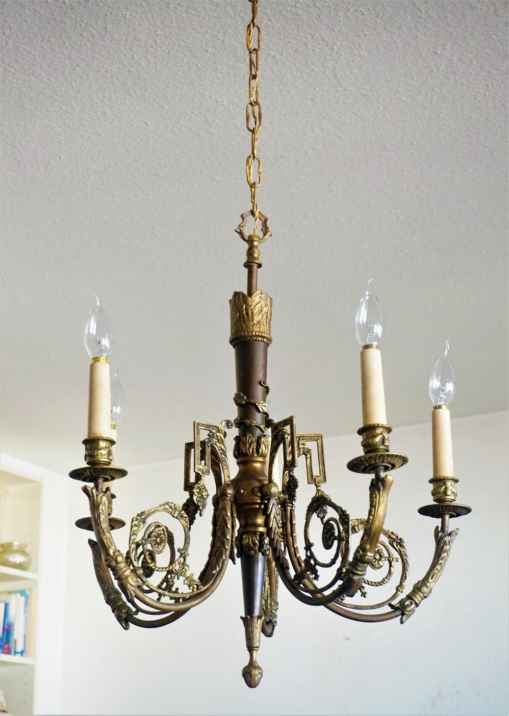 Late 19th Century French Louis XVI Style Gilt Bronze Five-Light Chandelier In Good Condition For Sale In Frankfurt am Main, DE