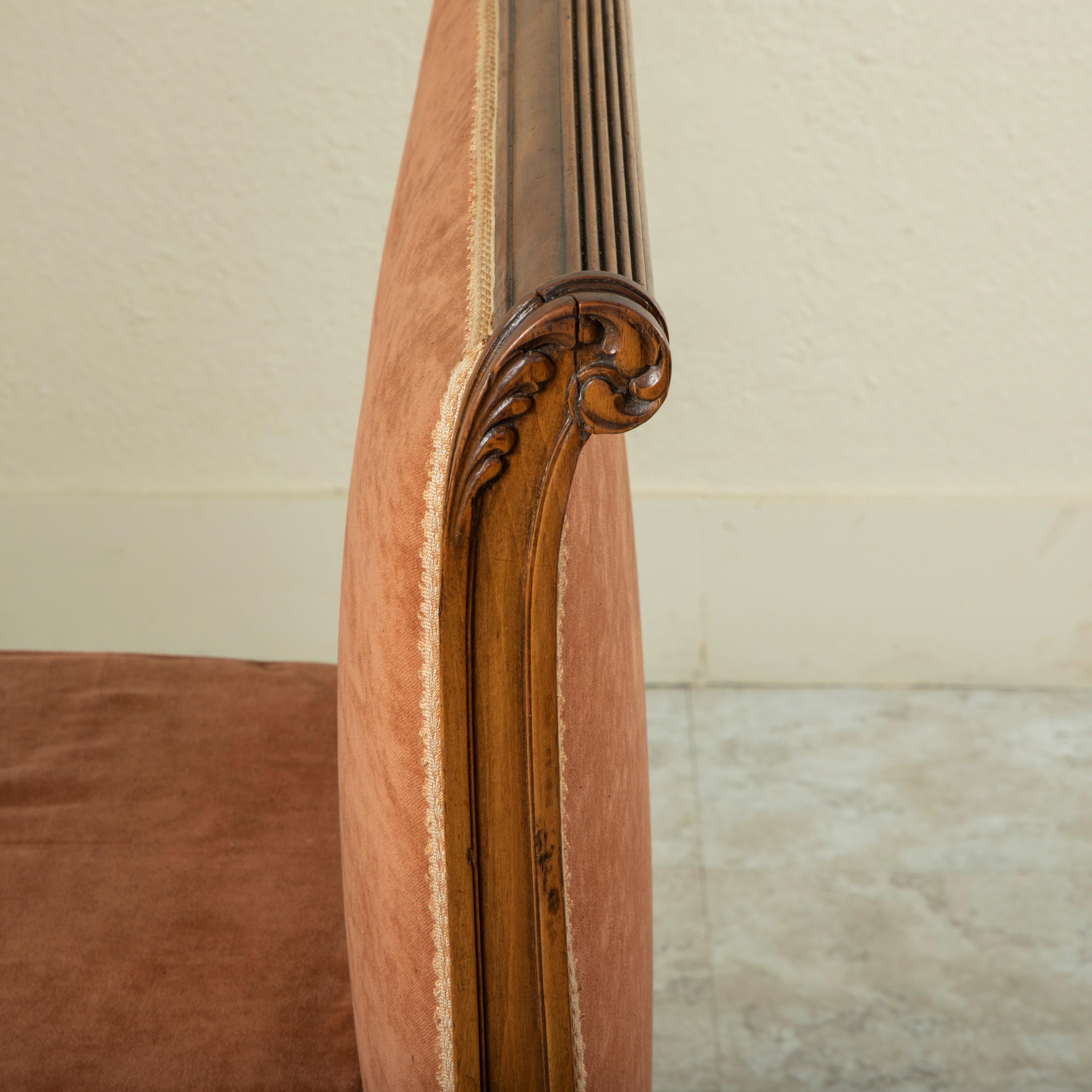 Late 19th Century French Louis XVI Style Hand Carved Walnut Banquette, Daybed 2