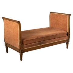 Late 19th Century French Louis XVI Style Hand Carved Walnut Banquette, Daybed
